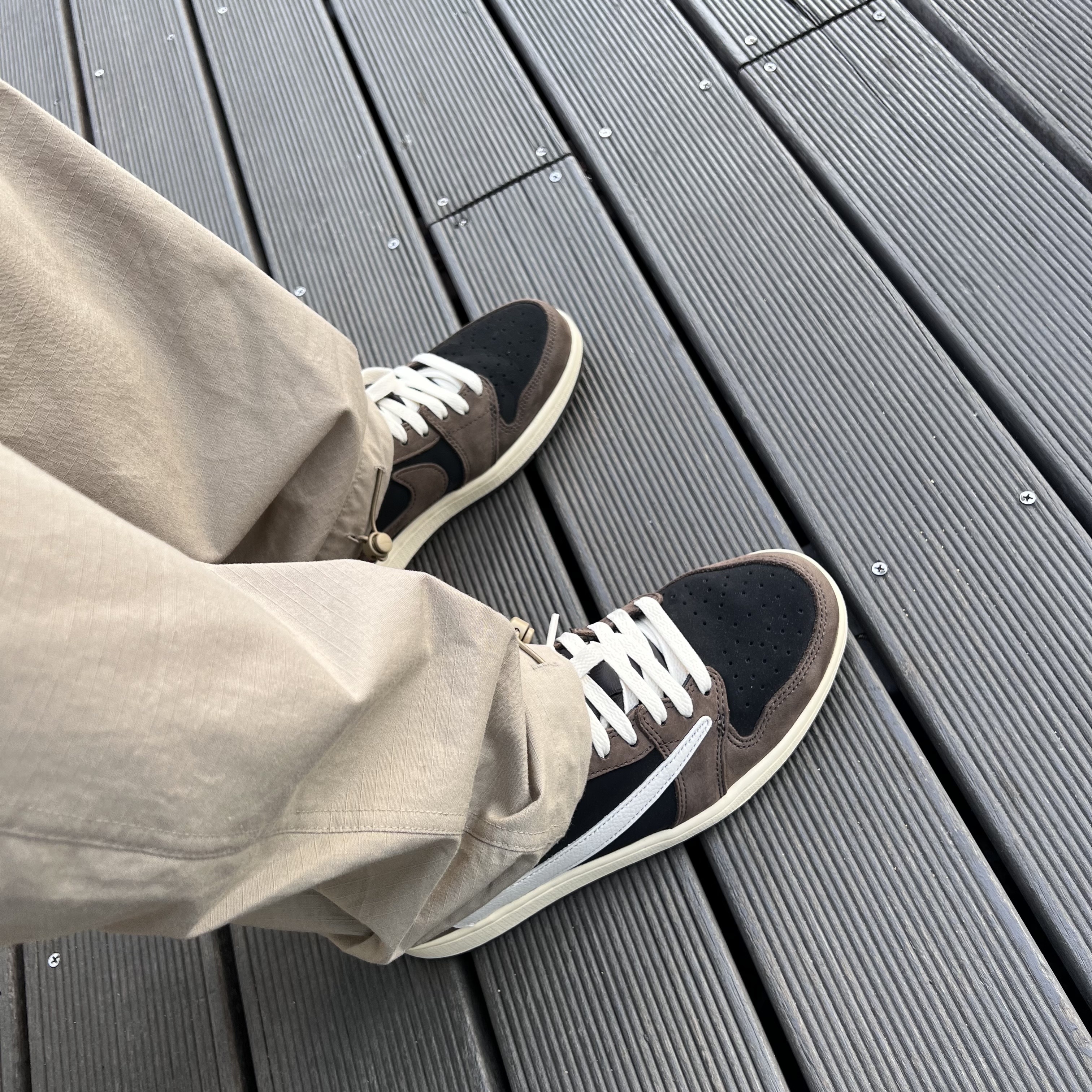 Jordan 1 x Travis Scott Retro Low OG SP Mocha 착용 스타일