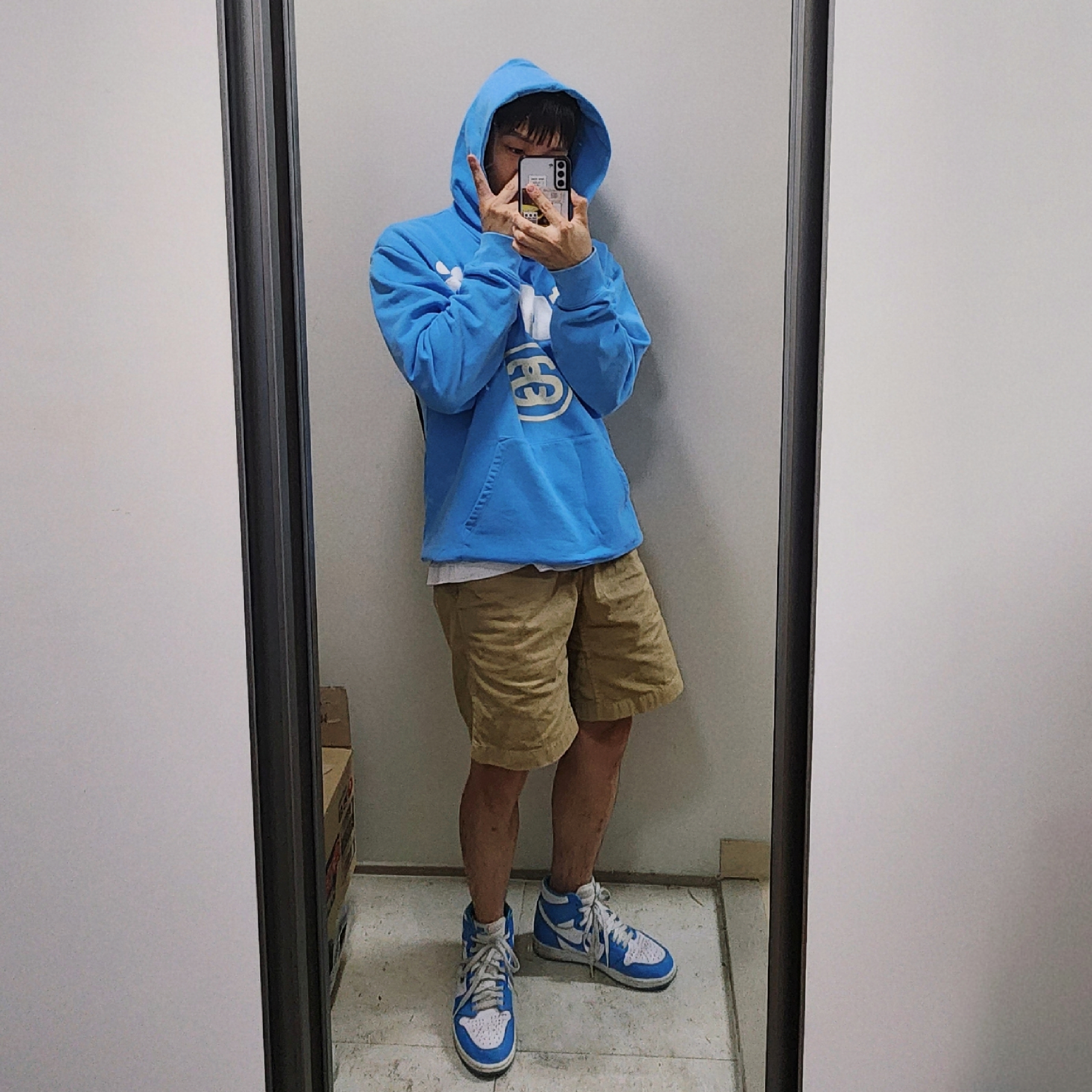 Stussy x Cactus Plant Flea Market 8 Ball Pigment Dyed Hoodie Blue, Jordan 1 Retro UNC 착용 스타일 - 2