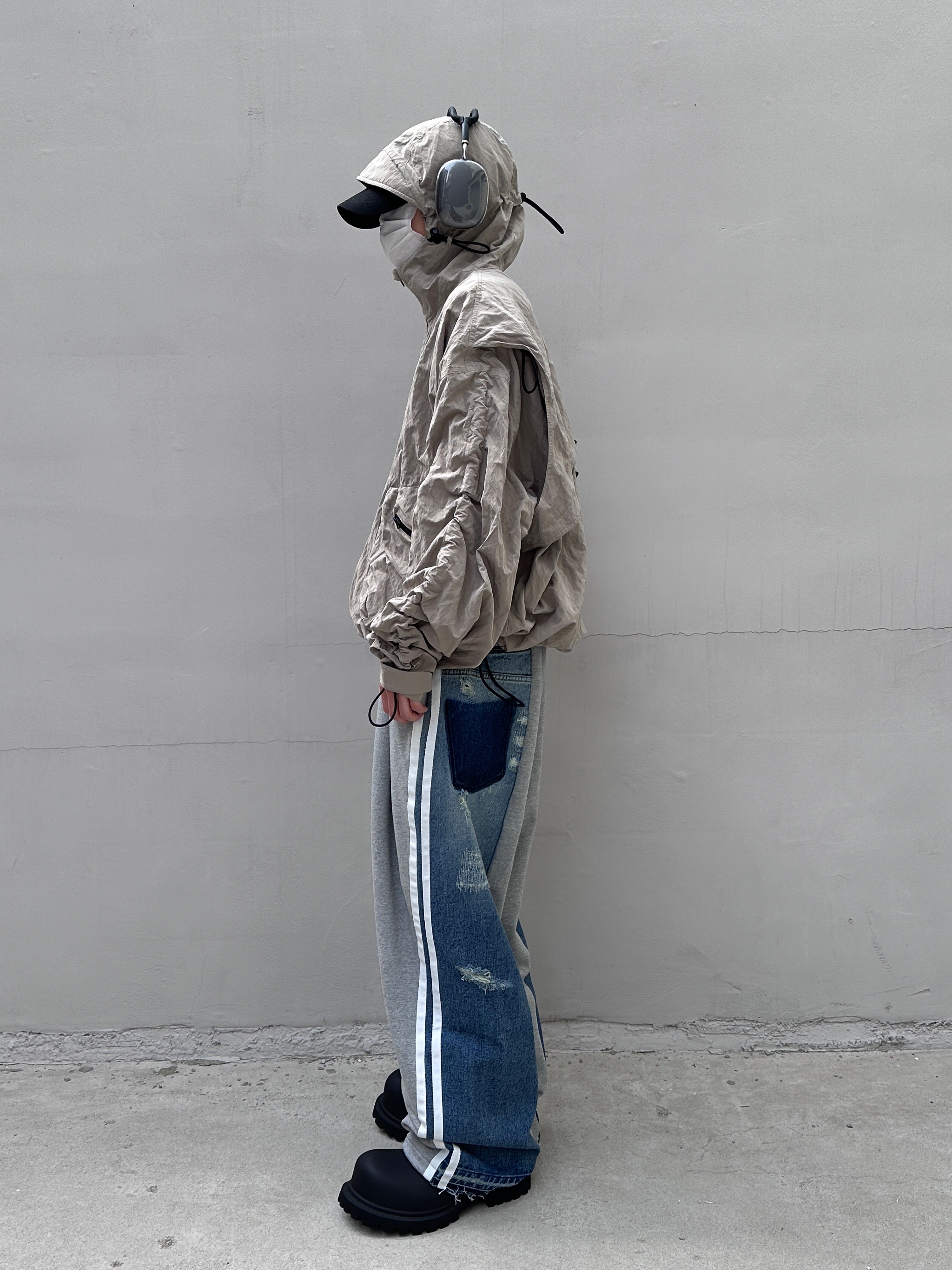 Apple AirPods Max Lightning Space Gray (Korean Ver.), Balenciaga XL Army Boots Full Eva Black 착용 스타일 - 1