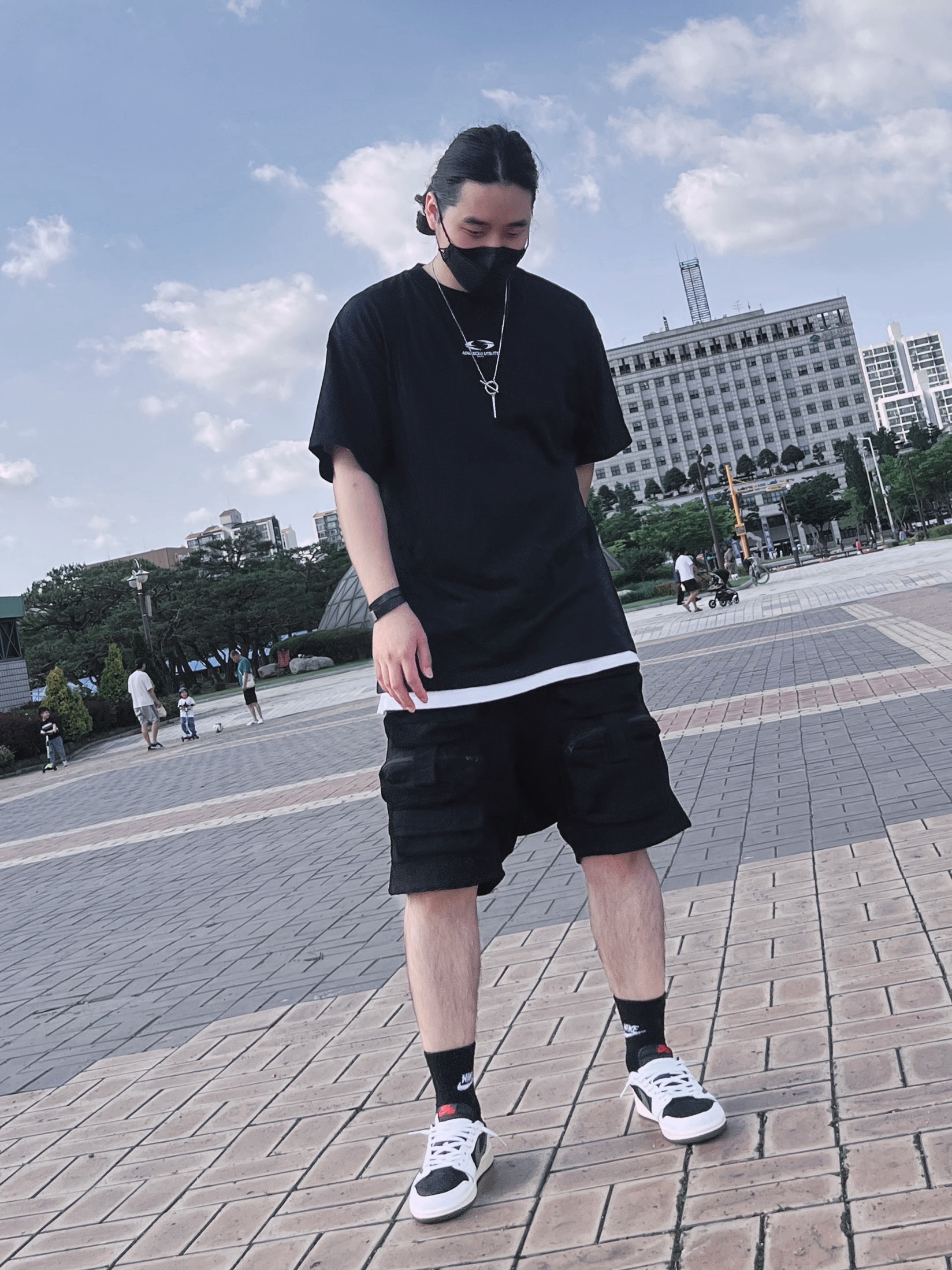 (W) Jordan 1 x Travis Scott Retro Low OG SP Medium Olive 착용 스타일 - 1