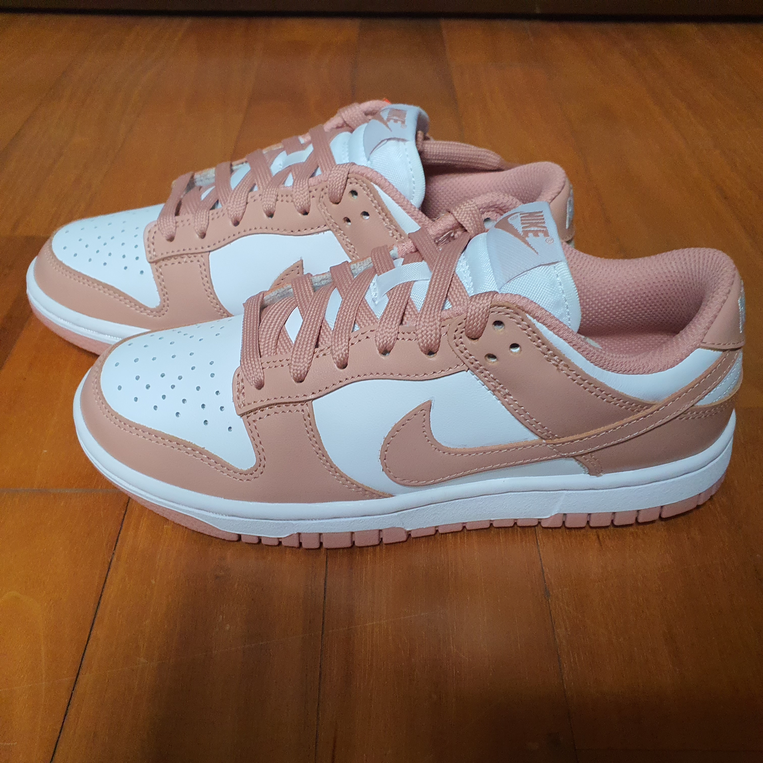 (W) Nike Dunk Low Rose Whisper 착용 스타일
