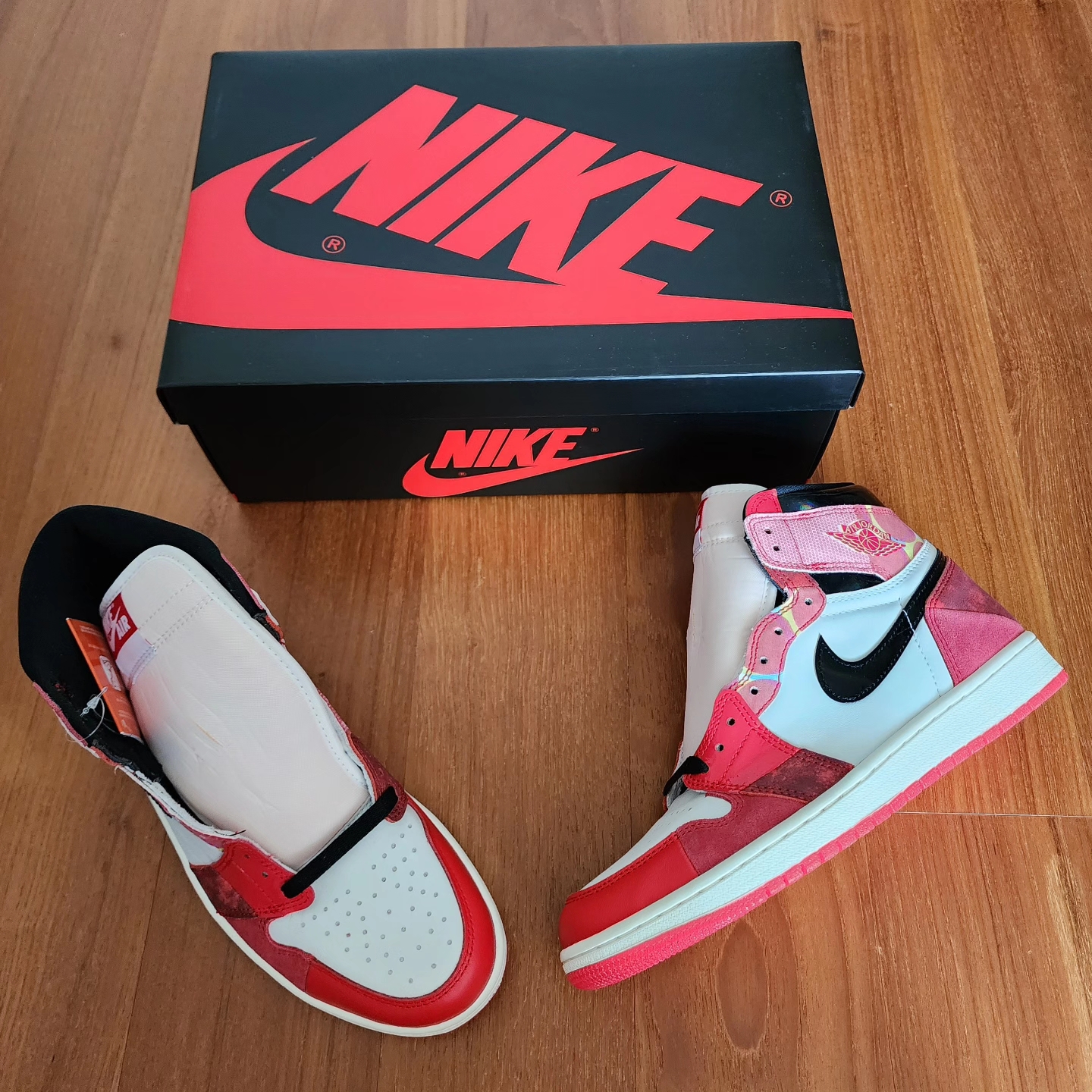 Jordan 1 Retro High Spider-Man Next Chapter 착용 스타일 - 3