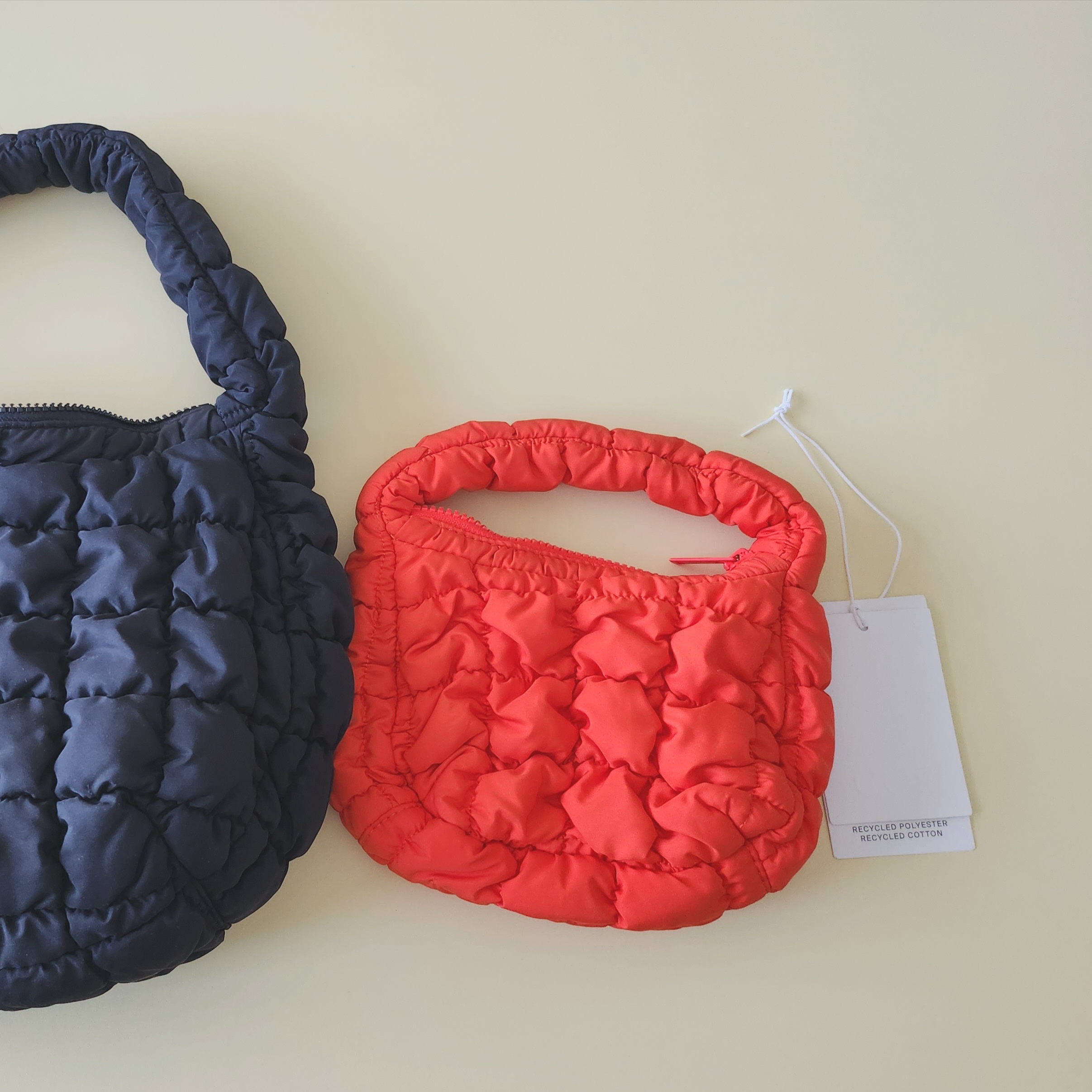 COS Quilted Micro Bag Orange 착용 스타일