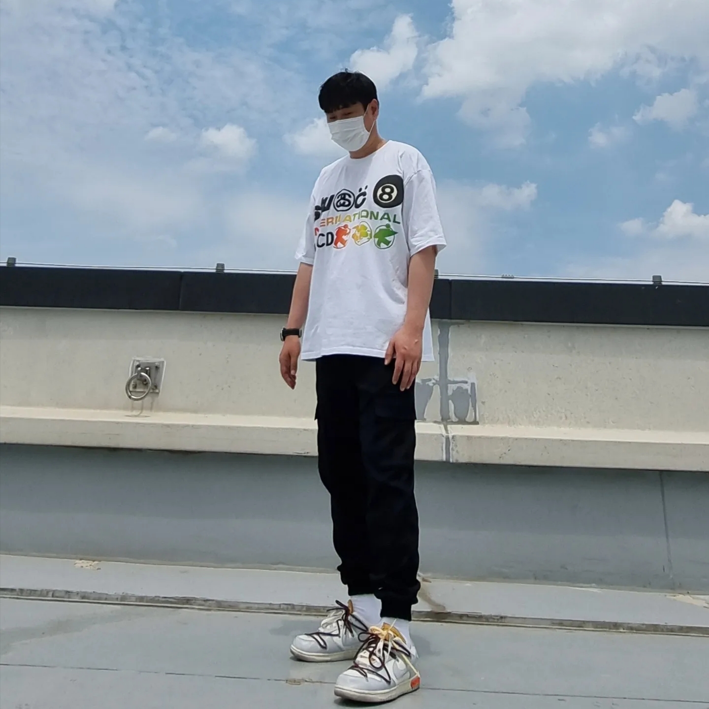 Stussy x Cactus Plant Flea Market International T-Shirt White, Nike x Off-White Dunk Low The 50 - Lot 46 착용 스타일 - 1