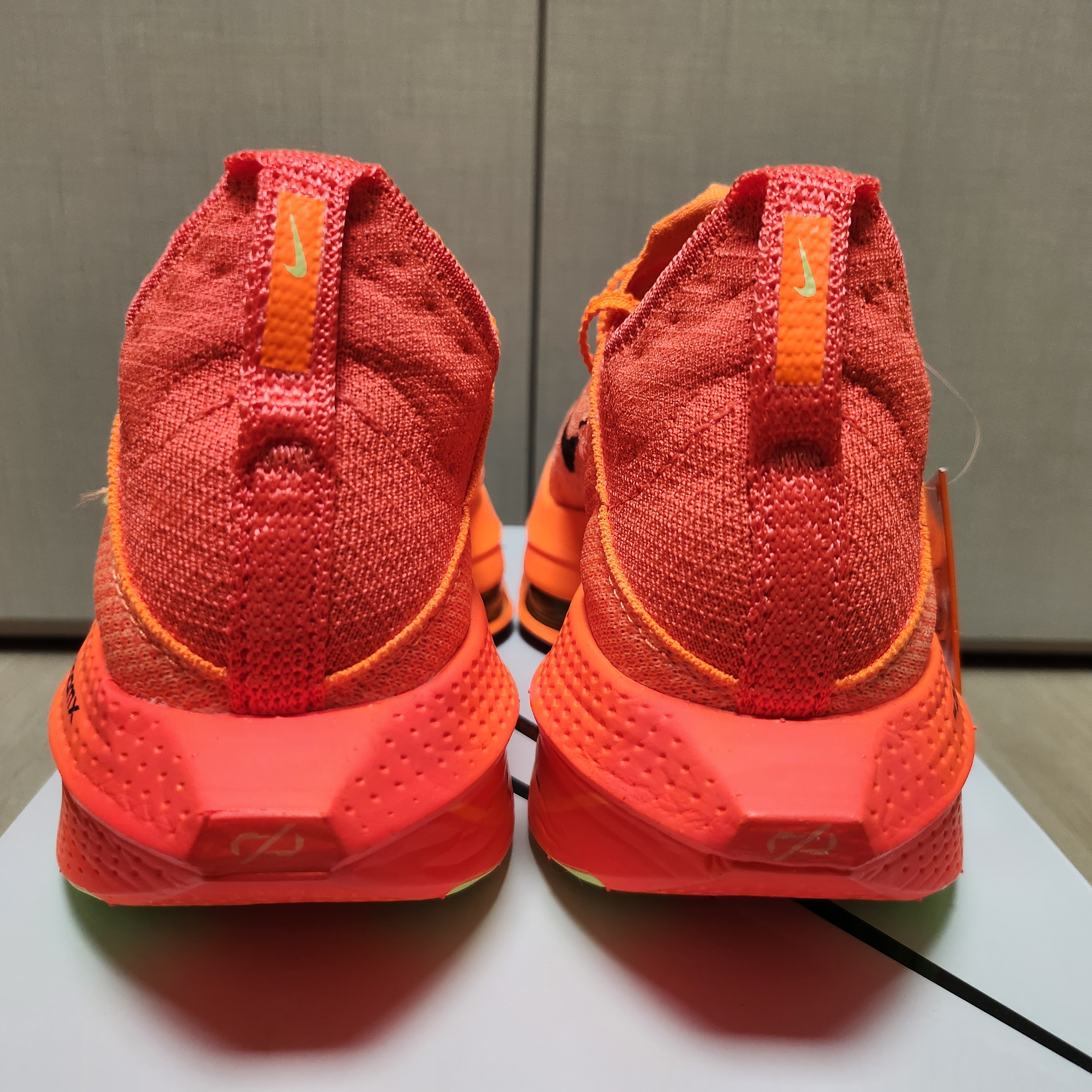Nike Air Zoom Alphafly Next% 2 Total Orange 착용 스타일 - 4