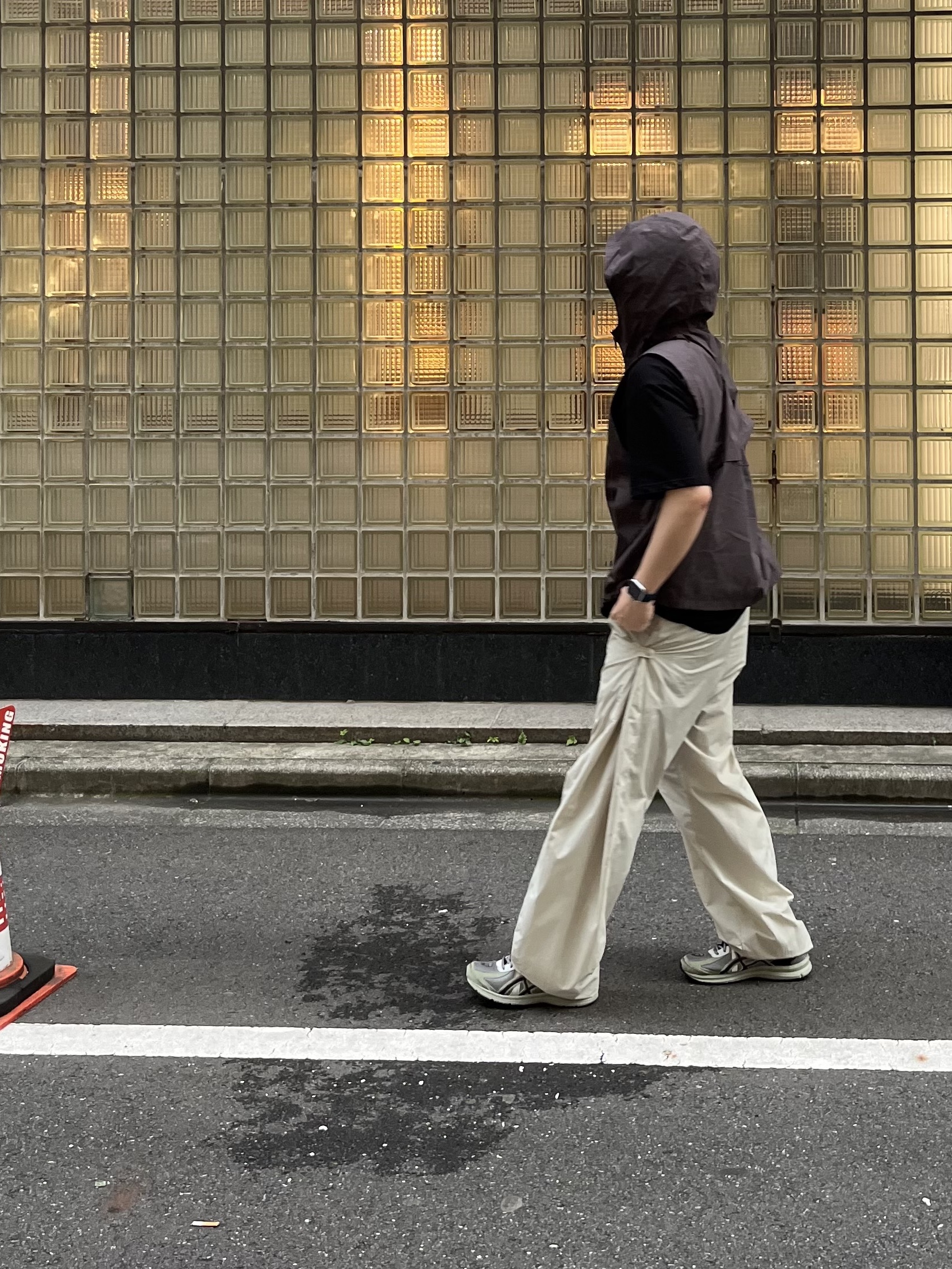 Asics Jog 100 S Sheet Rock - 2E Wide, Sansan Gear Side Snap Pants Ice Beige - 22FW 착용 스타일