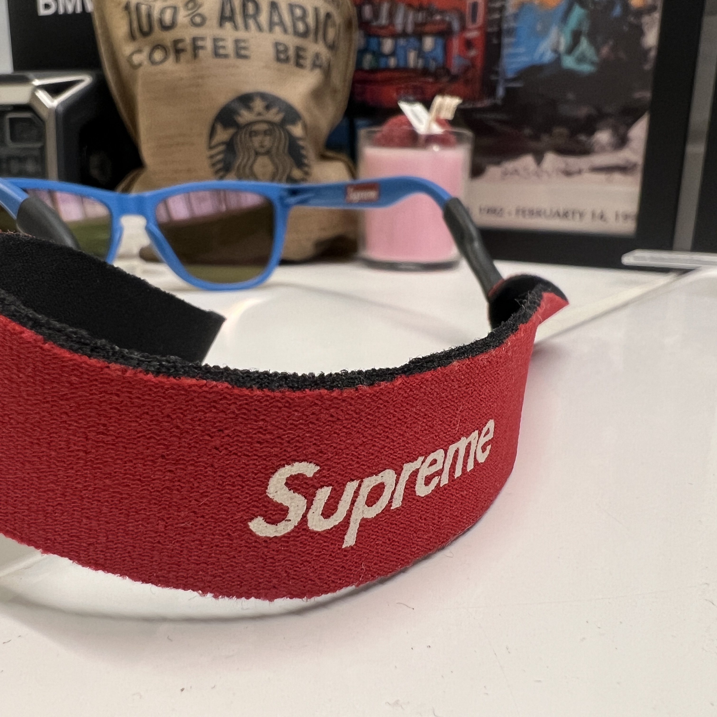 Oakley Holbrook XL Polished Clear Frame Prizm Sapphire Polarized Lenses High Bridge Fit, Nike x Supreme Air Force 1 Low White 착용 스타일 - 2