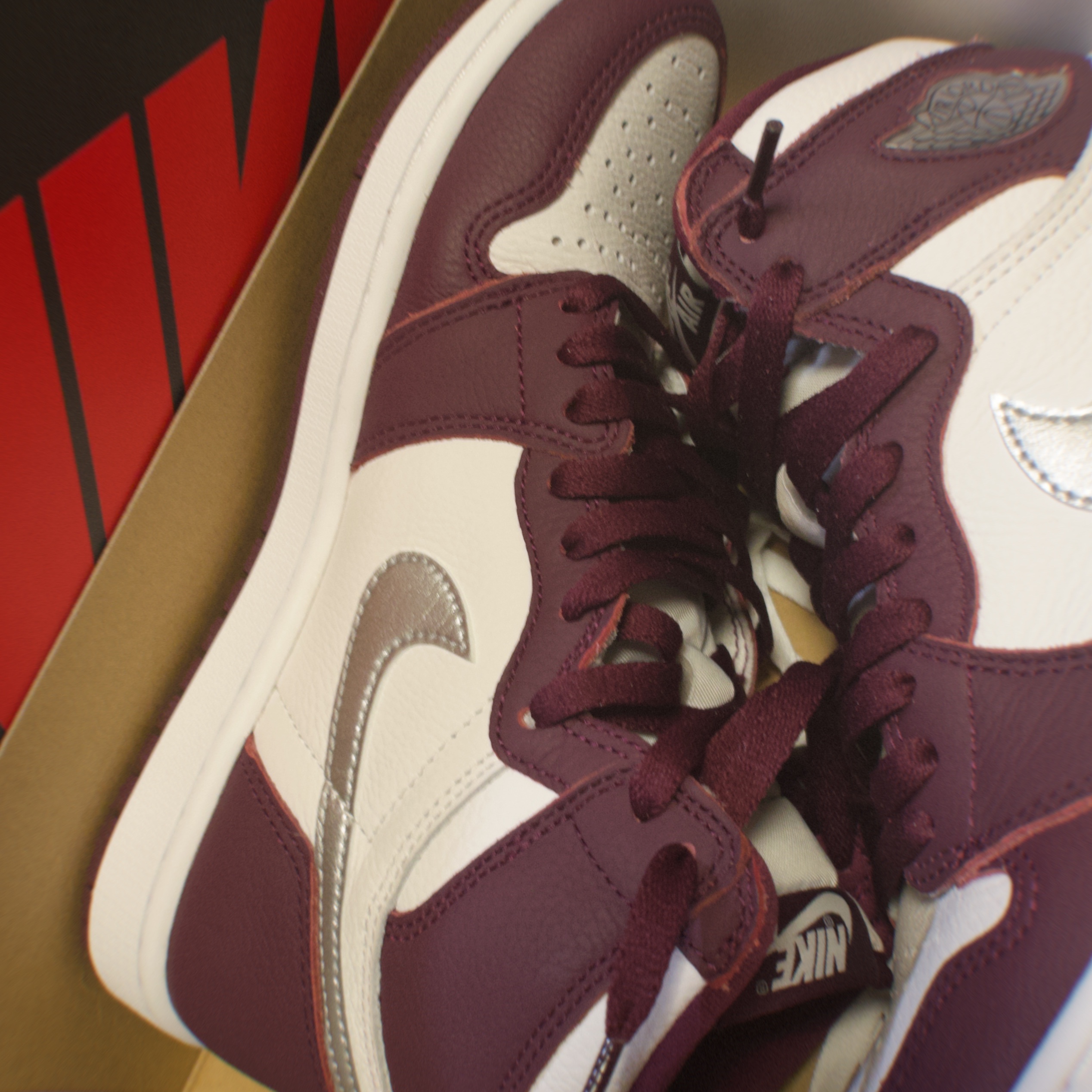 Jordan 1 Retro High OG Bordeaux 착용 스타일