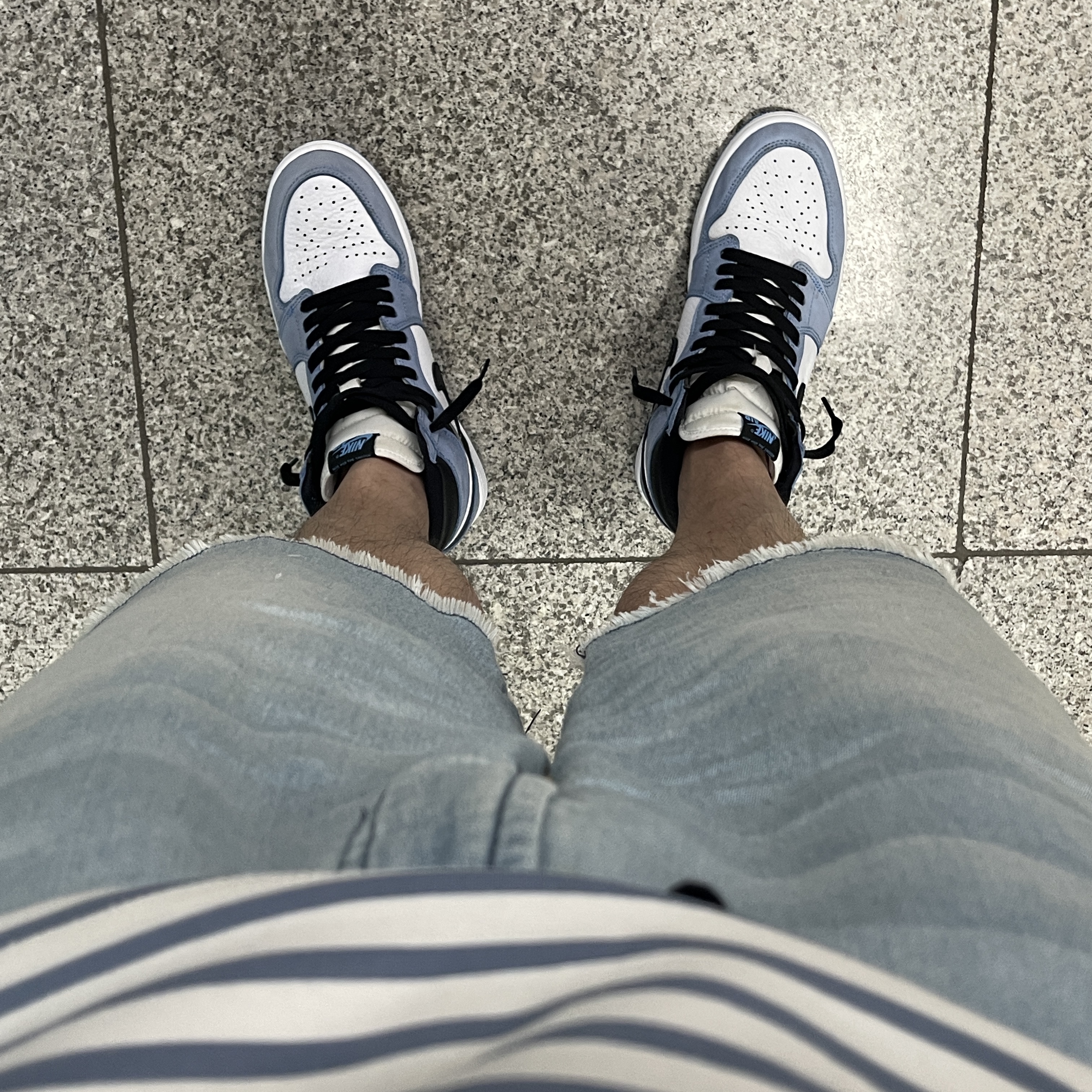 Jordan 1 Retro High OG University Blue 착용 스타일