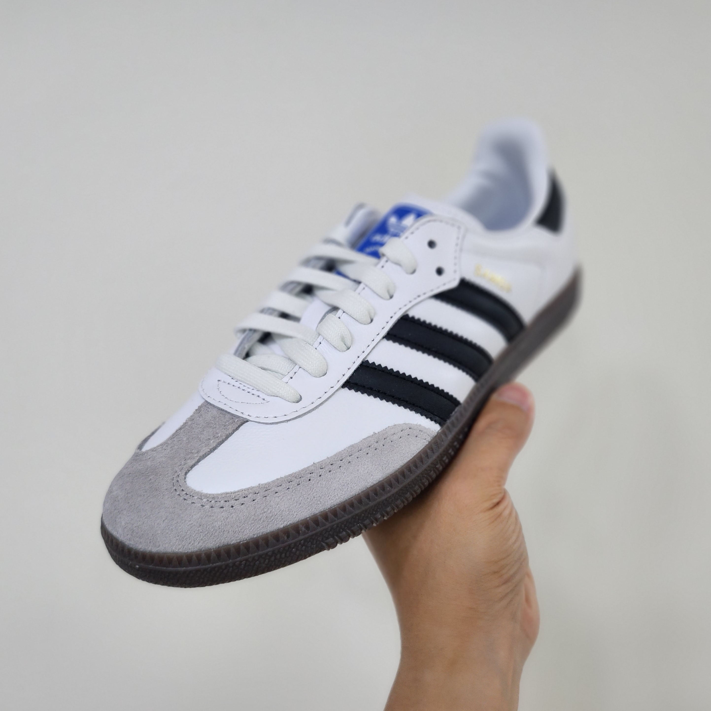 Adidas Samba OG Cloud White 착용 스타일 - 1