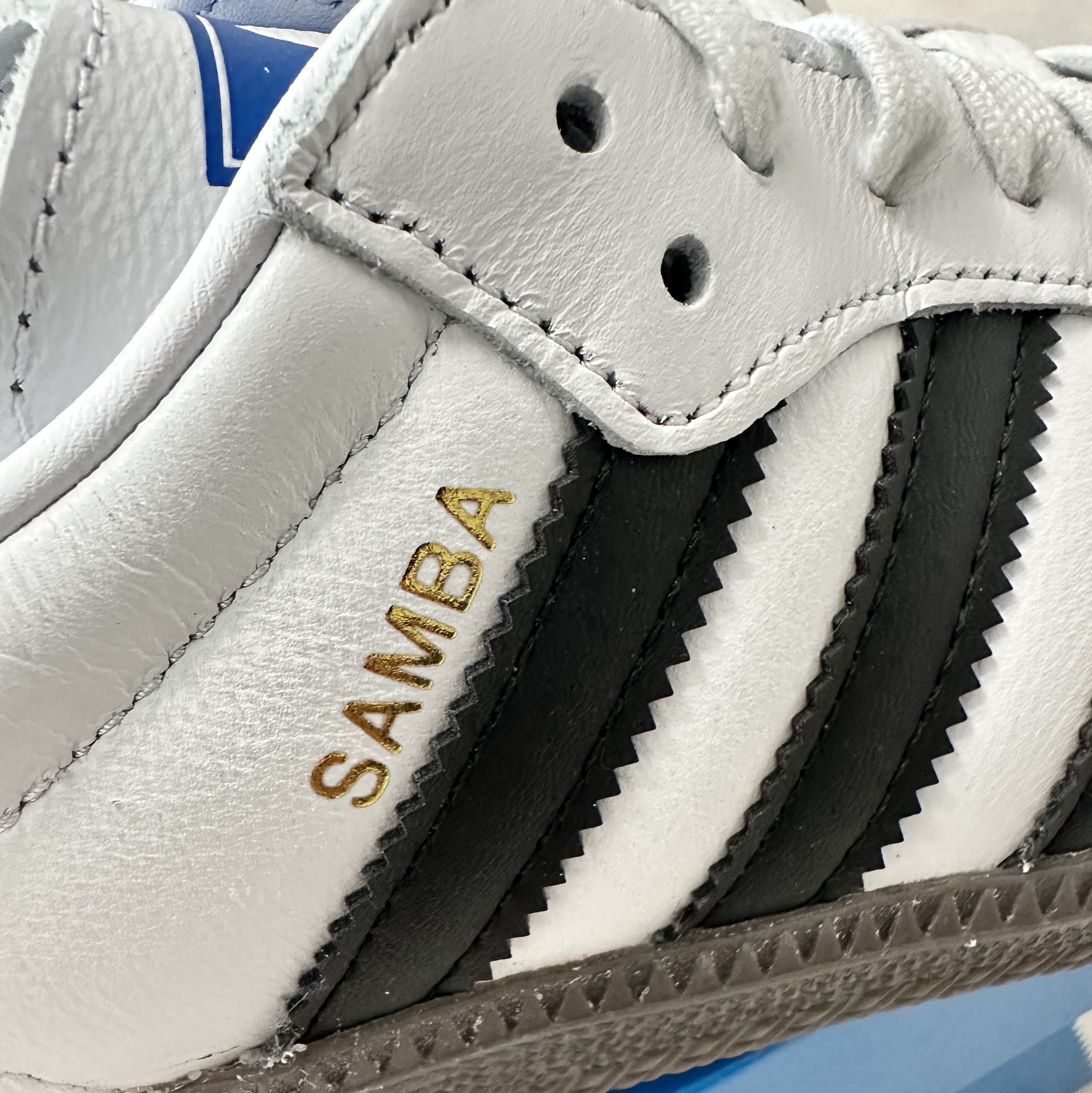 Adidas Samba Vegan White Black, Adidas Samba OG Black White Gum 착용 스타일 - 3