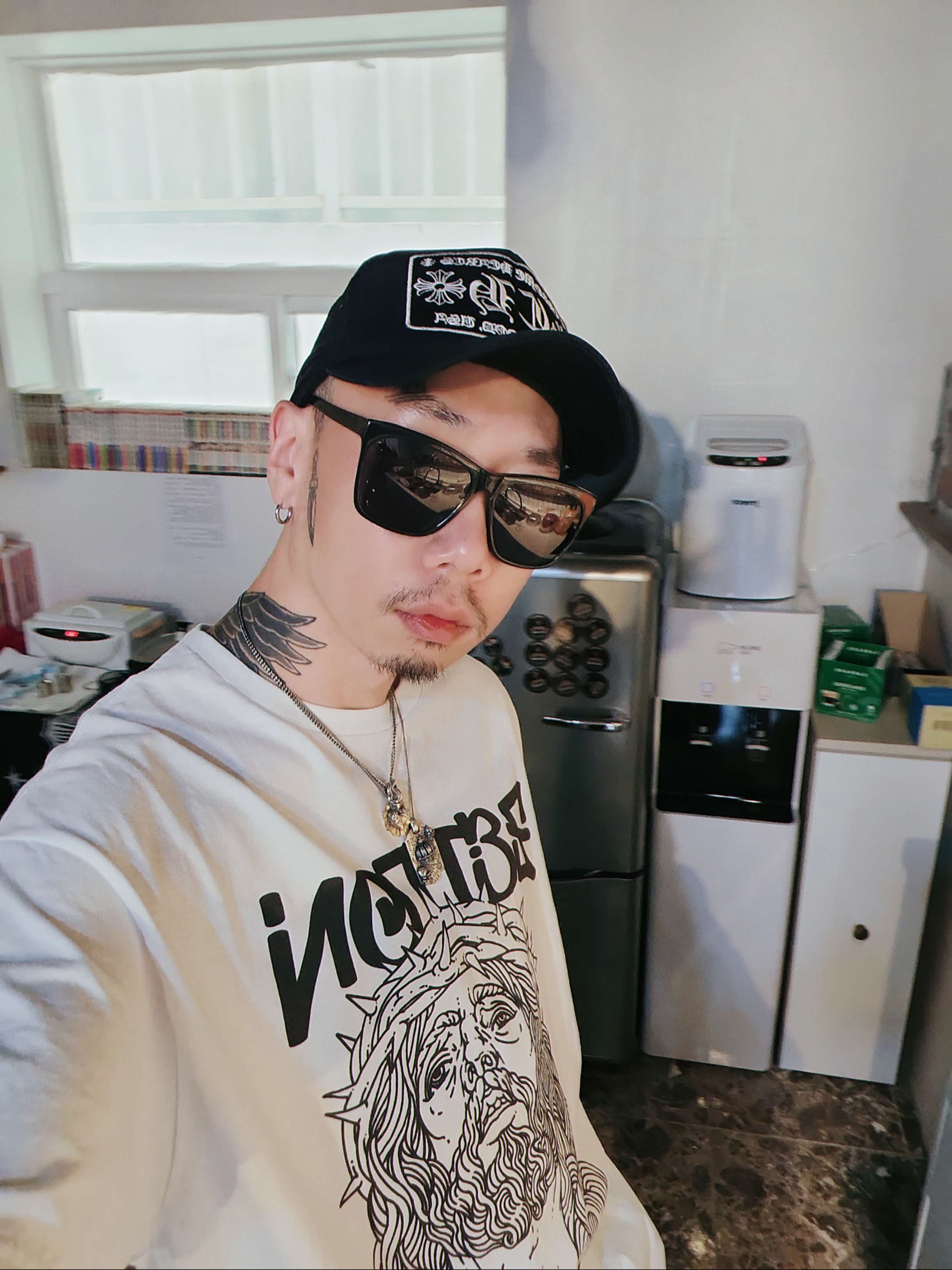 Vans x Peaches. Knu-Skool Black Pink, Supreme x Hysteric Glamour Snake Double Knee Denim Painter Pants Black - 21SS 착용 스타일 - 2