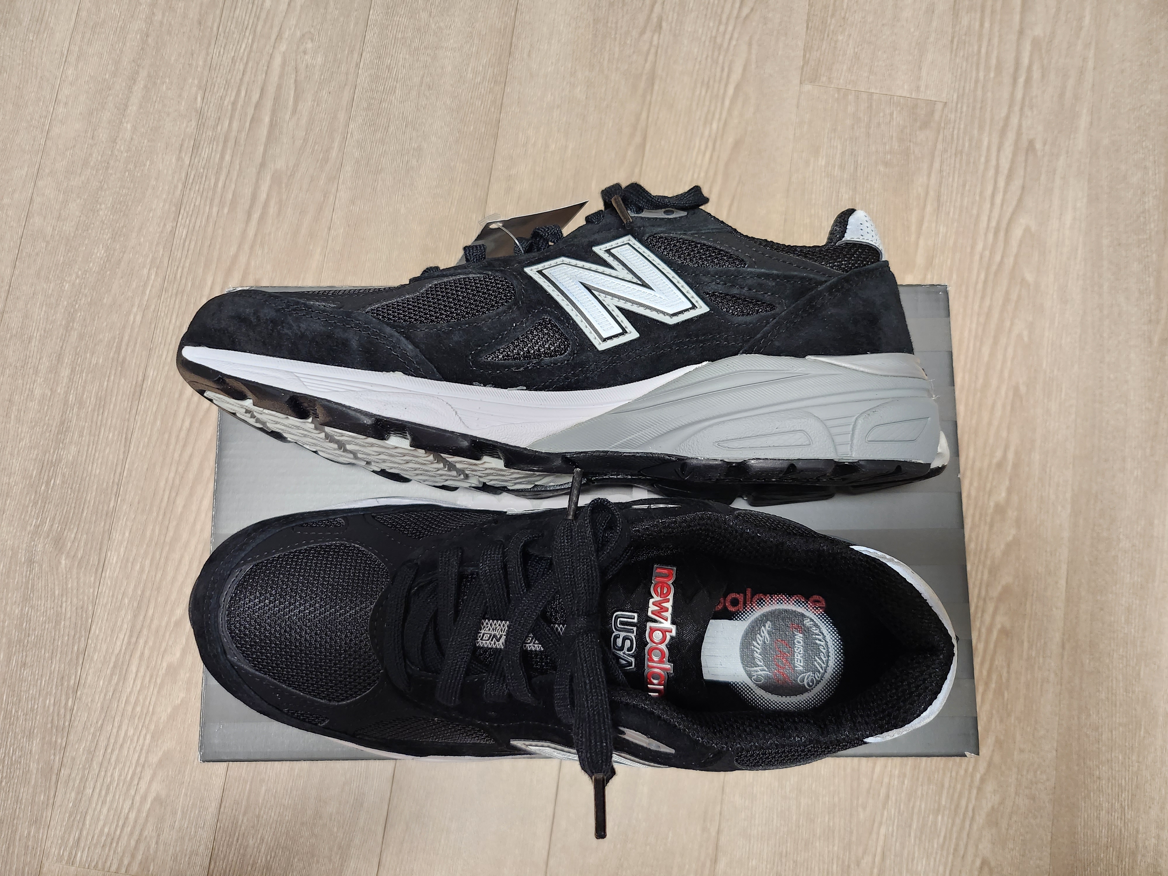 New Balance 990v3 Made in USA Black - D Standard, New Balance 990v3 Made in USA Navy - D Standard 착용 스타일 - 3