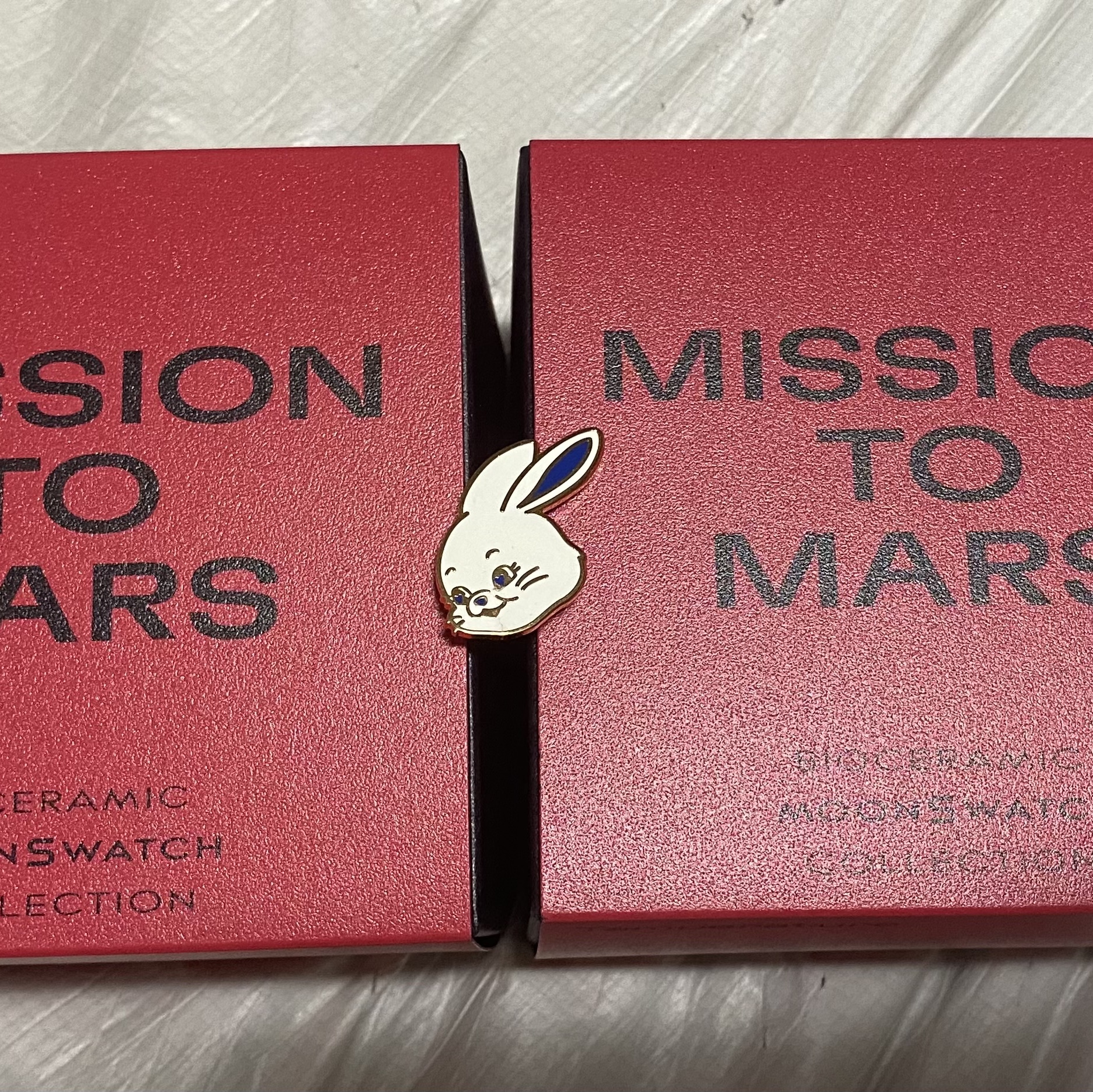 Swatch x Omega Bioceramic MoonSwatch Mission To Mars 착용 스타일 - 2