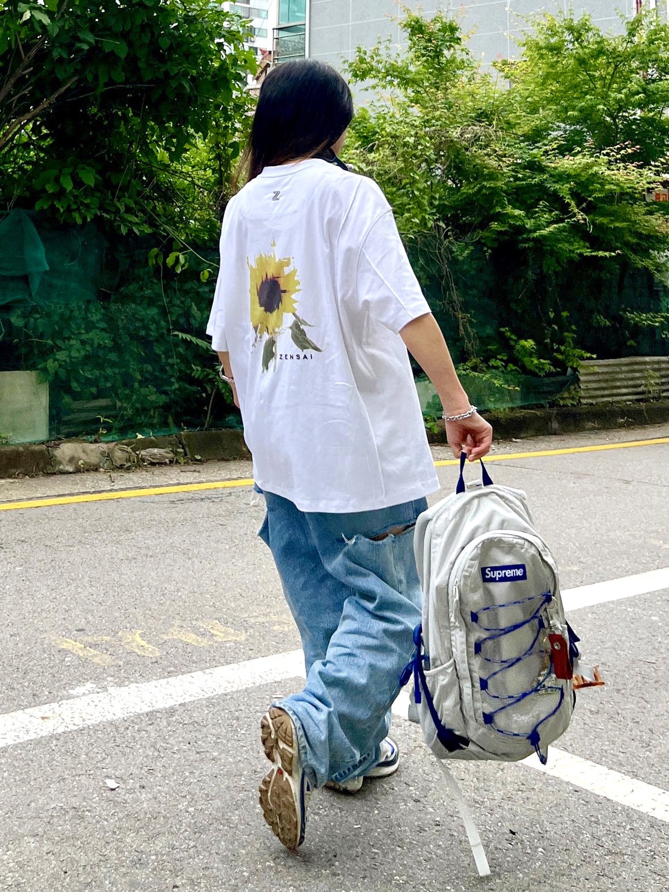 Salomon XT-6 Skyline Bleached Sand Dazzling Blue, Apple AirPods Max Lightning Space Gray (Korean Ver.) 착용 스타일 - 2
