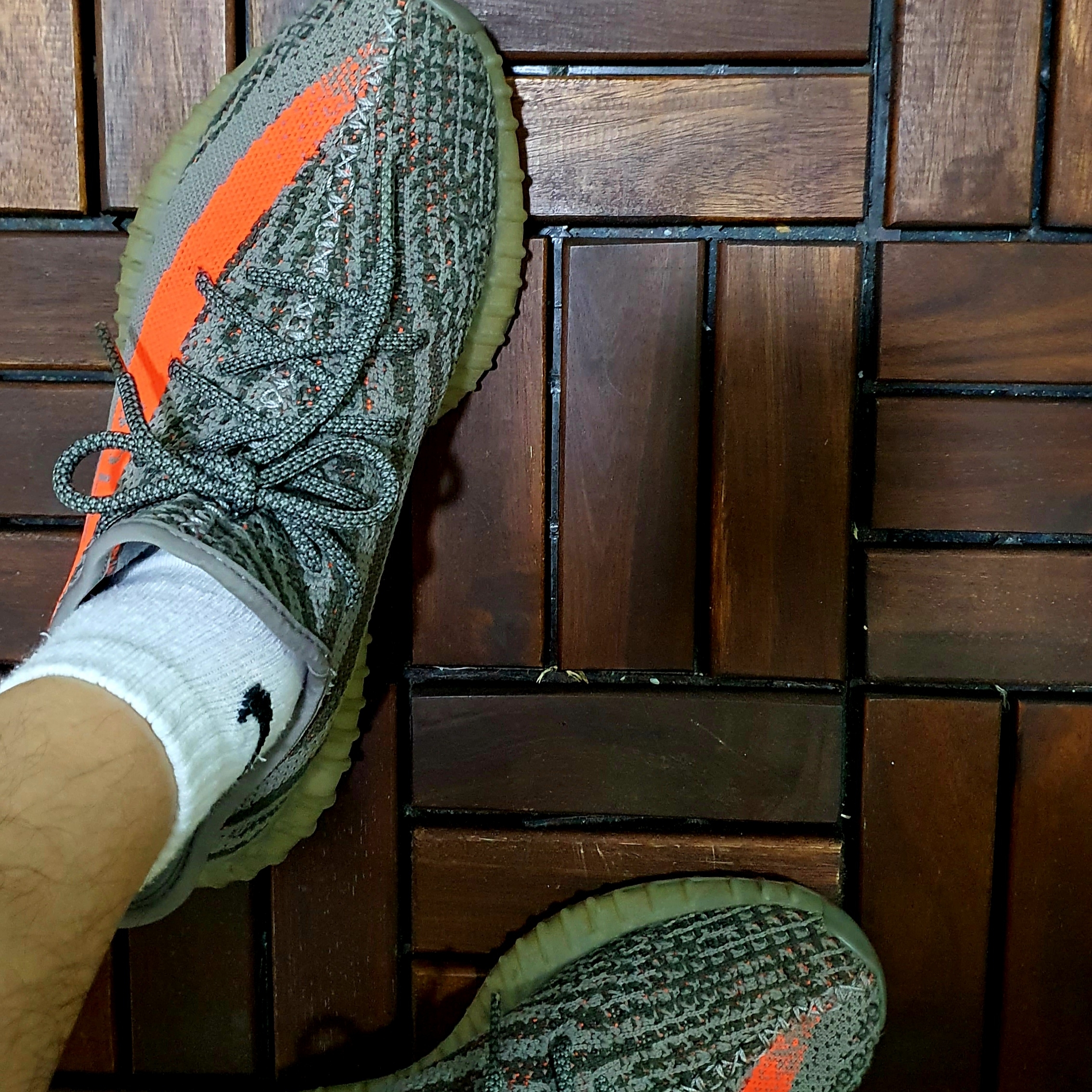 Adidas Yeezy Boost 350 V2 Beluga 착용 스타일