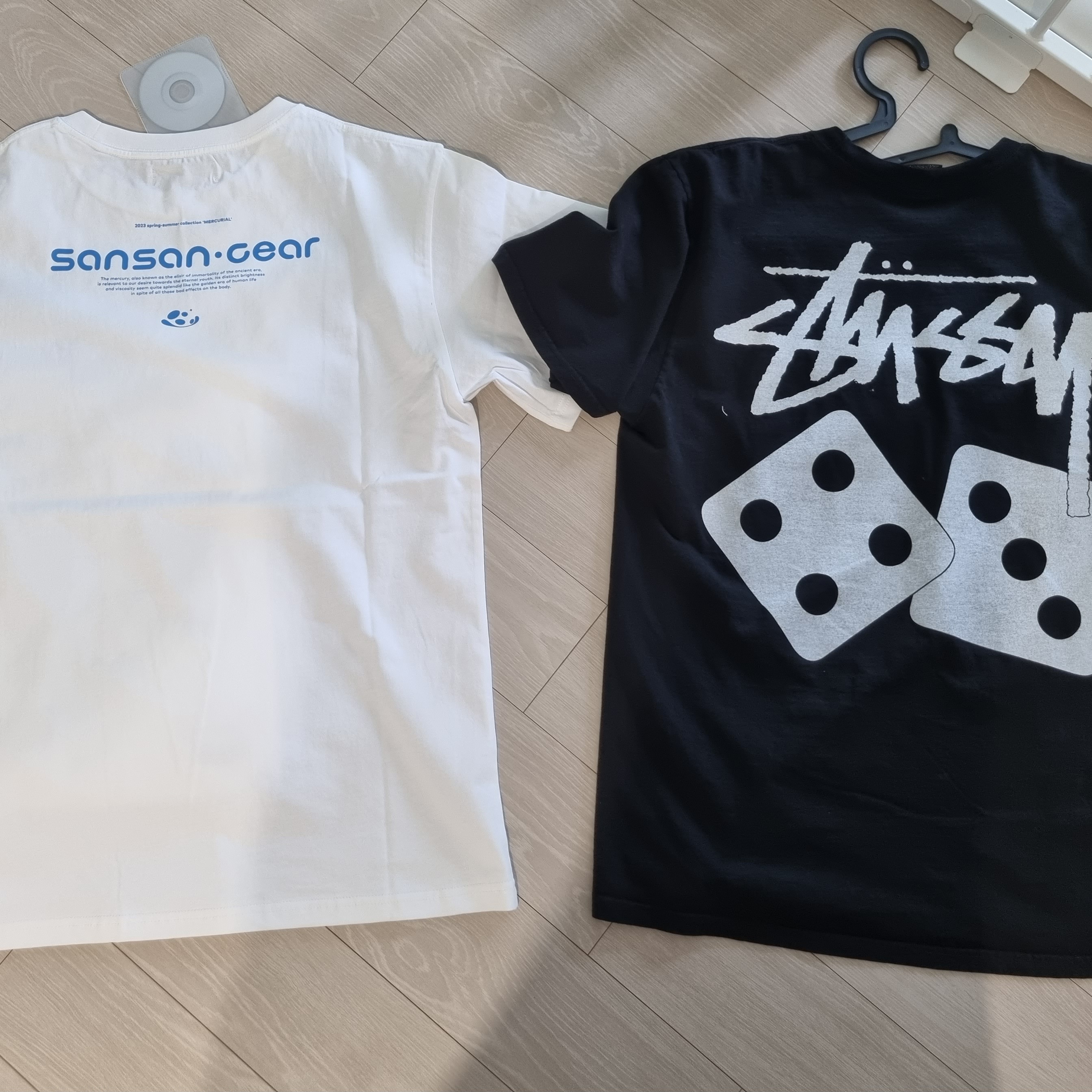 Sansan Gear Logo T-Shirt Off White - 23SS 착용 스타일