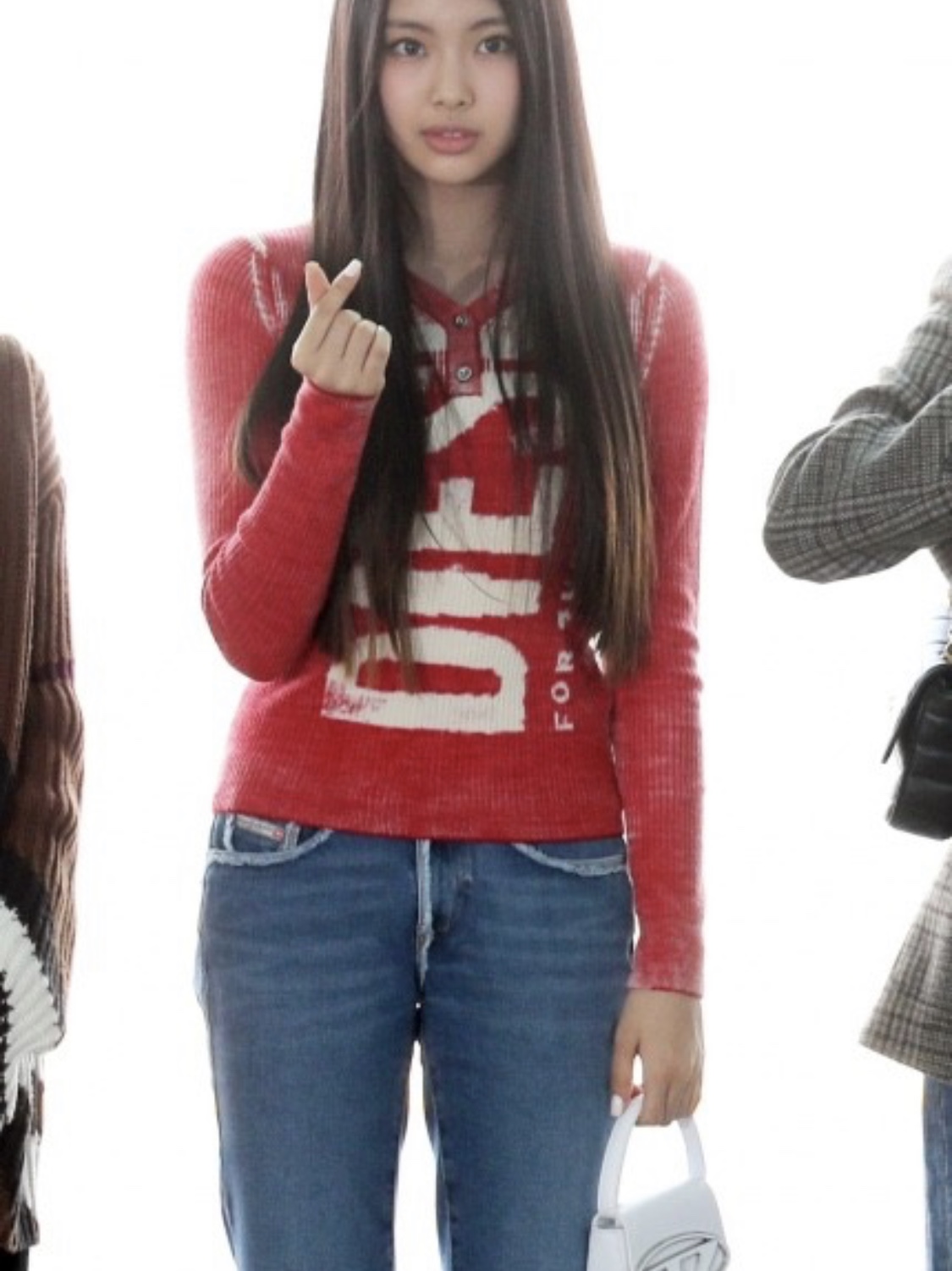 Diesel K-Atullus Printed Wool Jumper with Logo Red, Diesel 1DR Mini Bag Plaque White 착용 스타일