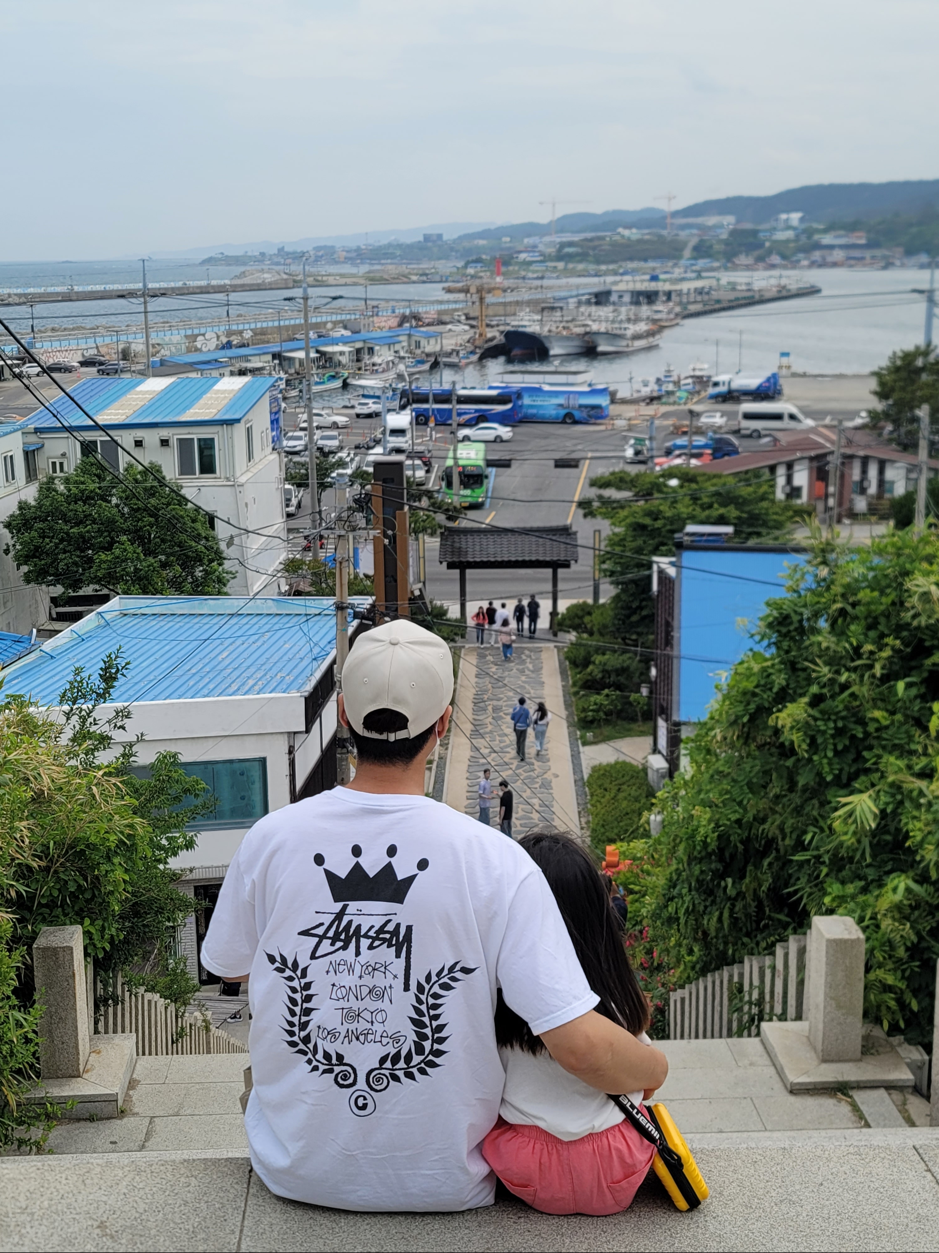 Stussy Crown Wreath T-Shirt White 착용 스타일