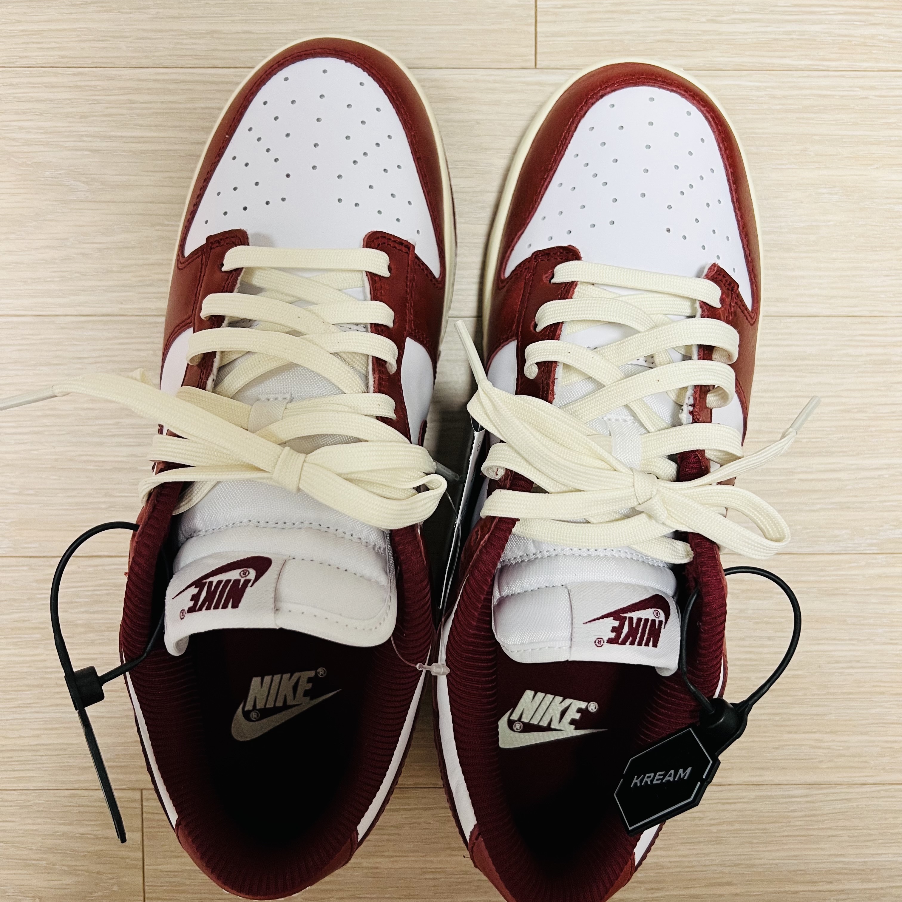 (W) Nike Dunk Low Retro PRM Team Red and White 착용 스타일