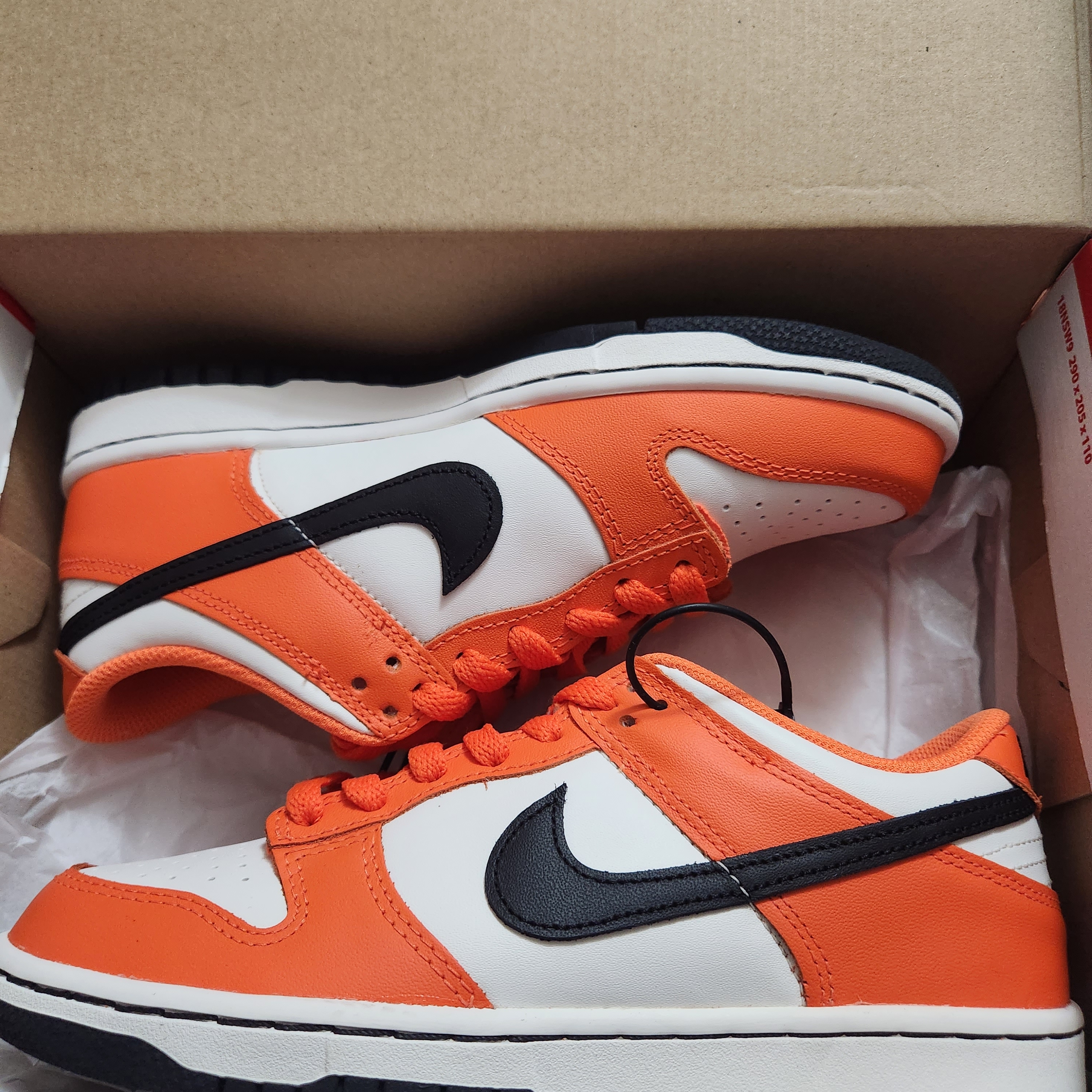 (GS) Nike Dunk Low Safety Orange 착용 스타일