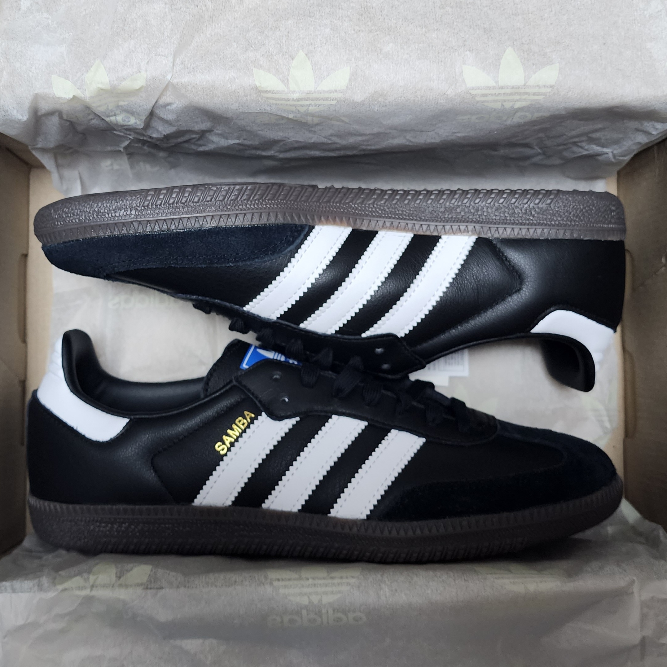 Adidas Samba OG Black White Gum 착용 스타일