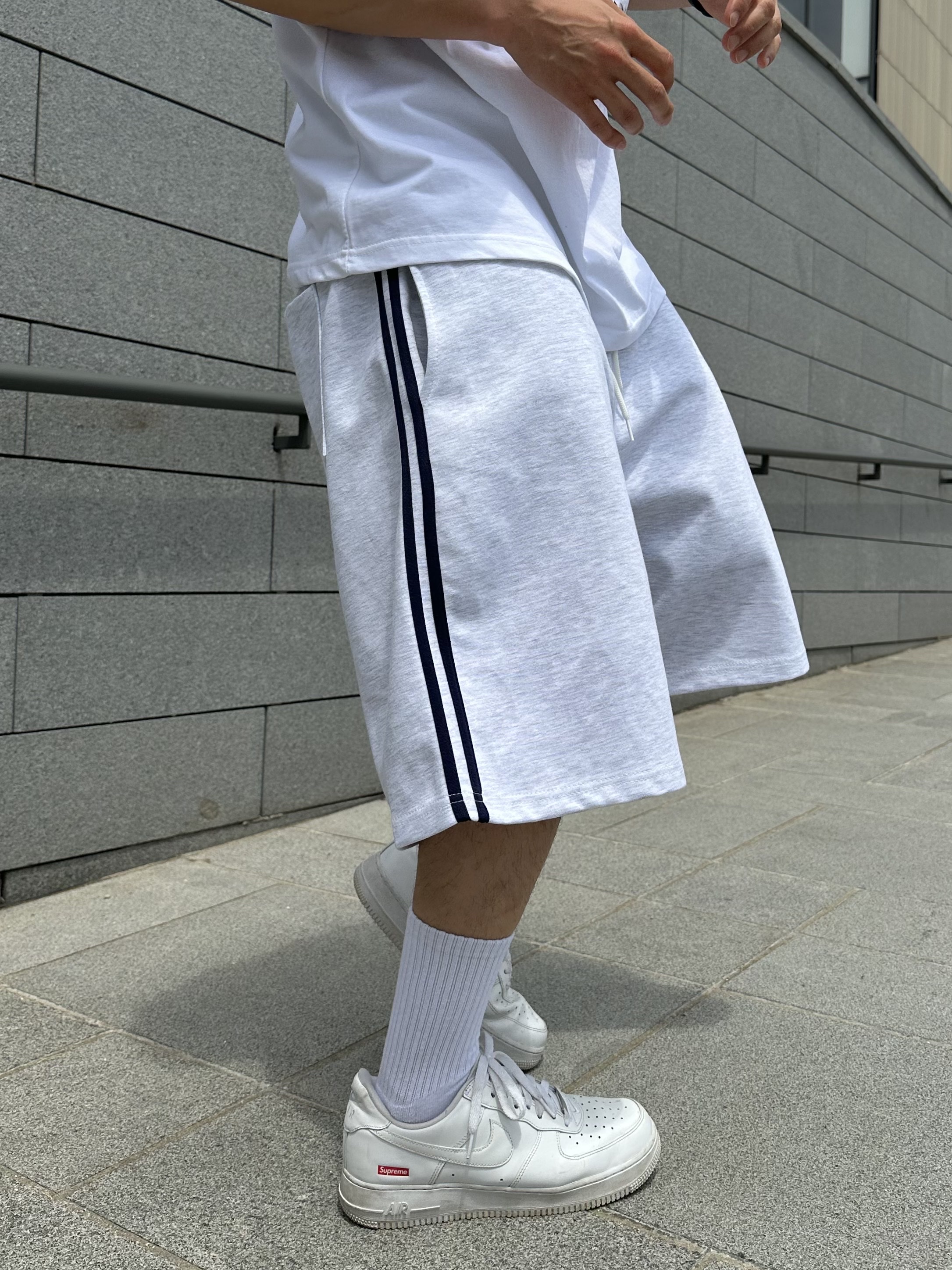 Nike x Supreme Air Force 1 Low White 착용 스타일 - 5