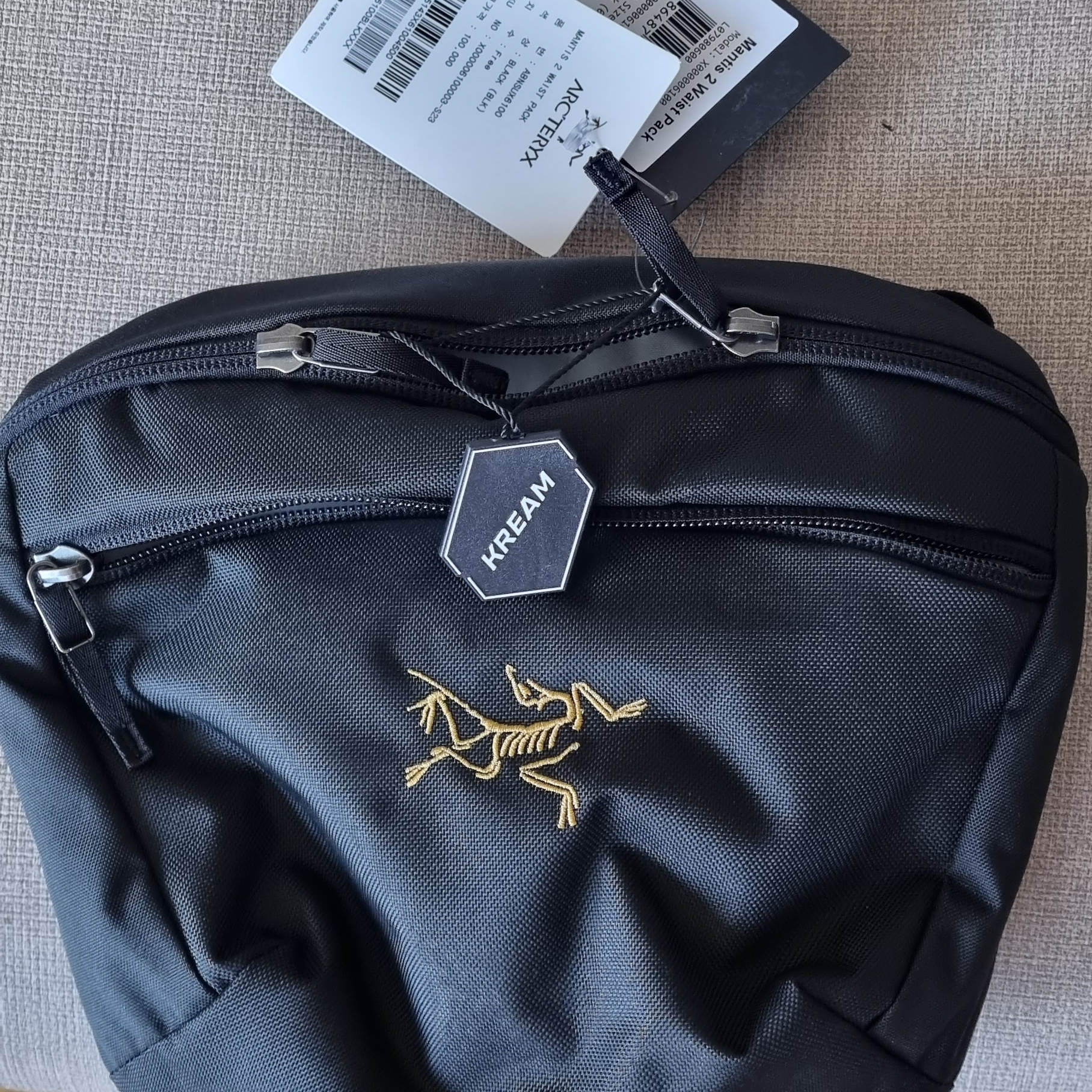 Arc'teryx Mantis 2 Waistpack 24K Black 착용 스타일