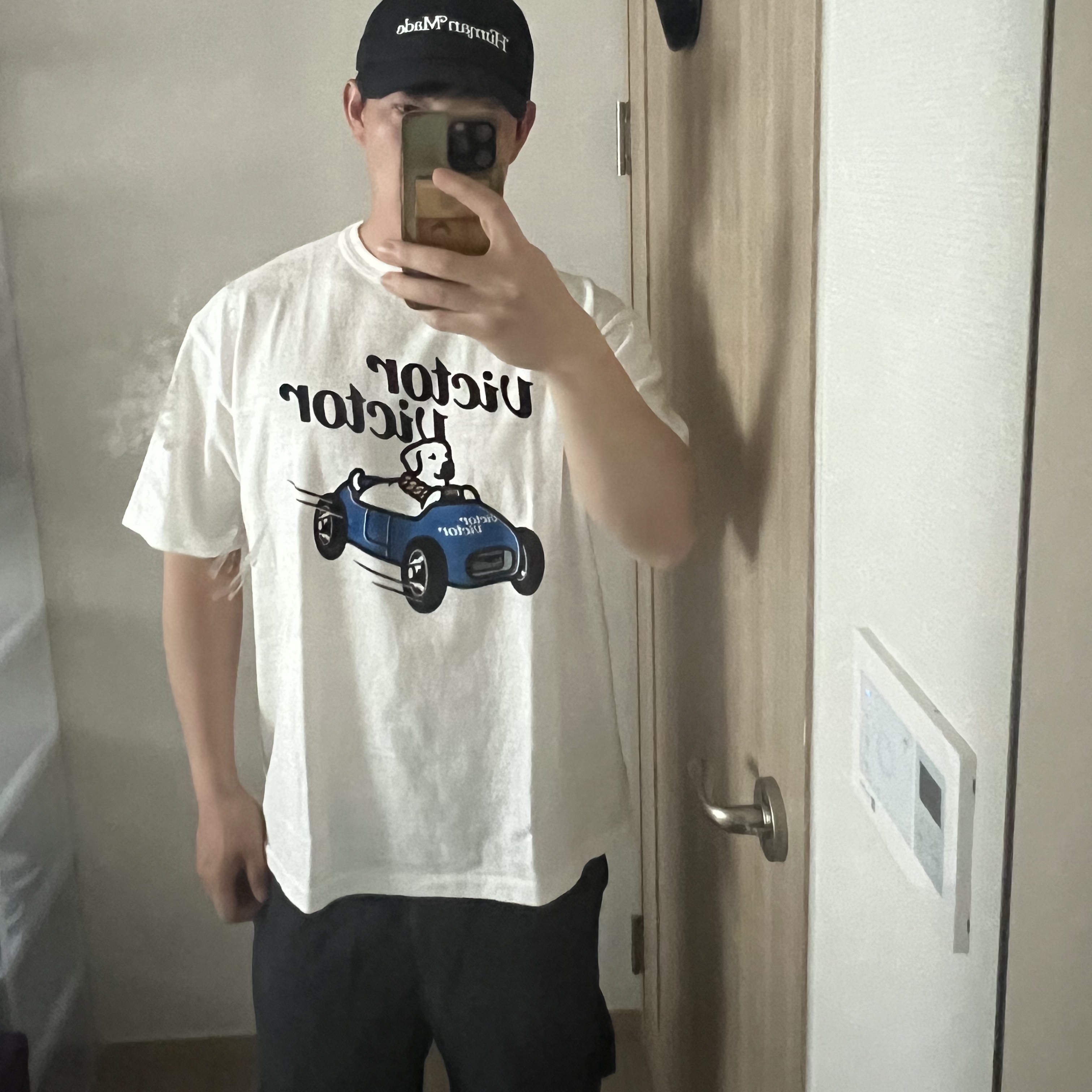 Victor Victor T-Shirt White 착용 스타일