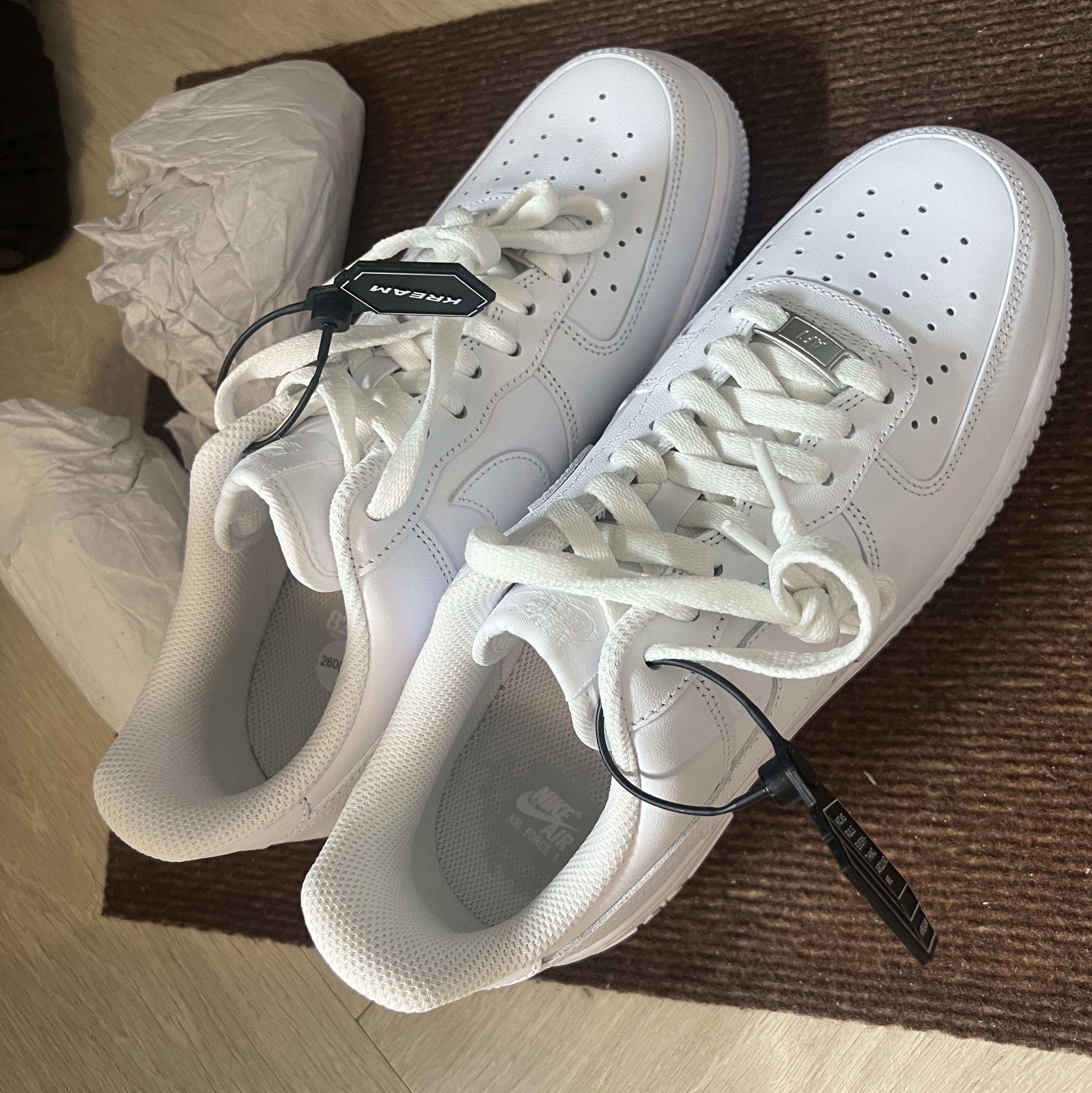 Nike Air Force 1 '07 Low White 착용 스타일