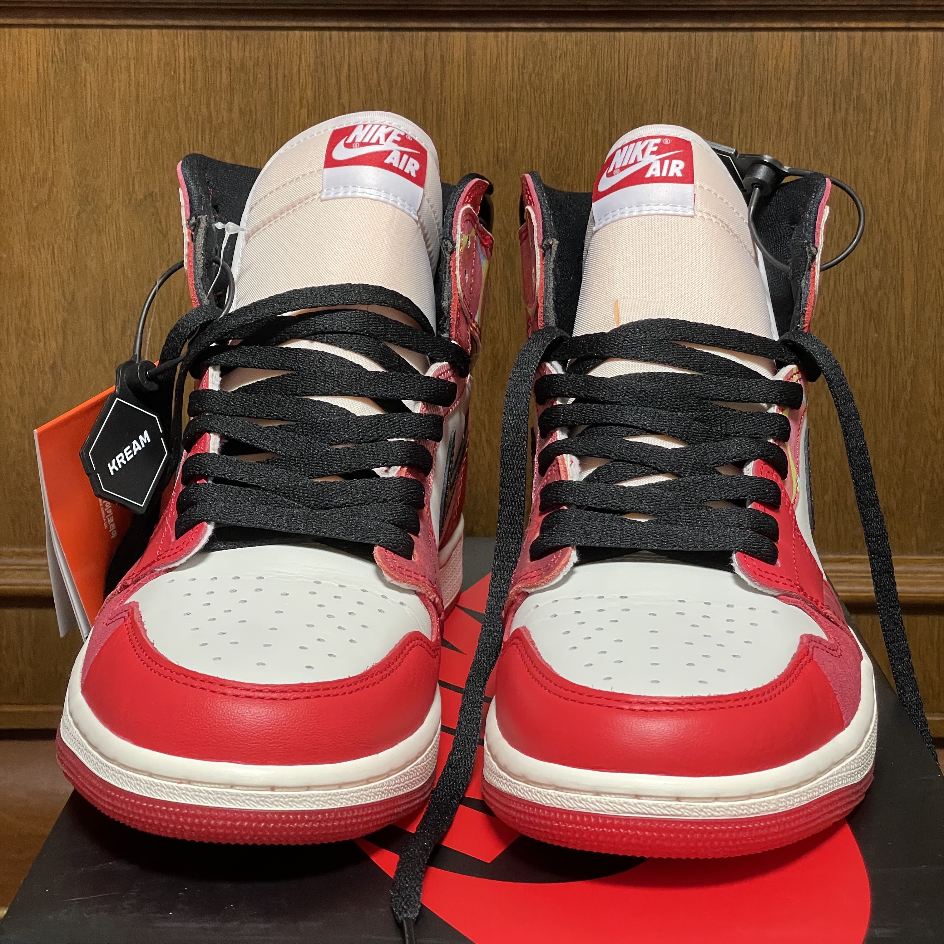 Jordan 1 Retro High Spider-Man Next Chapter 착용 스타일 - 3