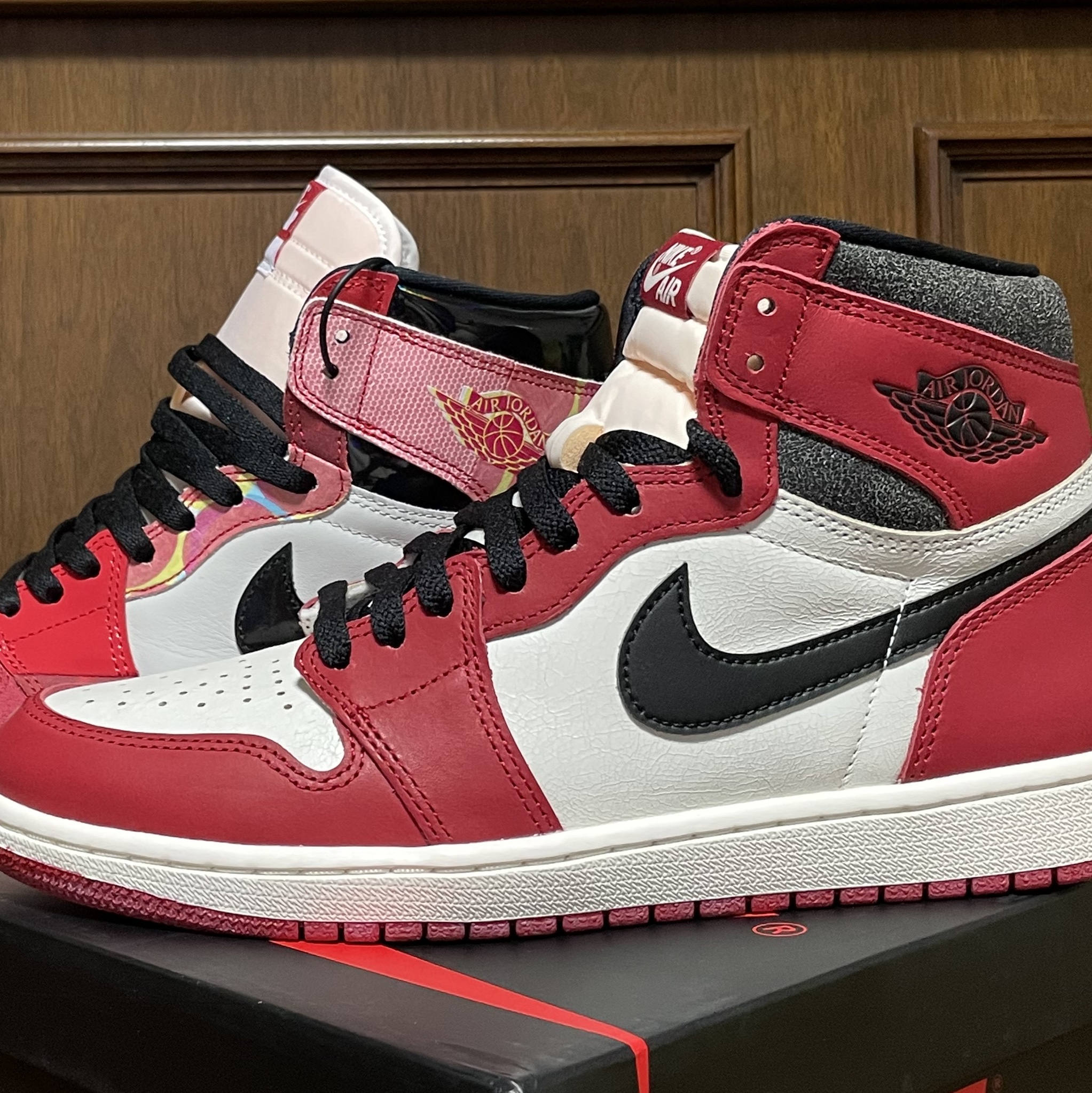 Jordan 1 Retro High Spider-Man Next Chapter, Jordan 1 Retro High OG Chicago 2022 착용 스타일 - 3