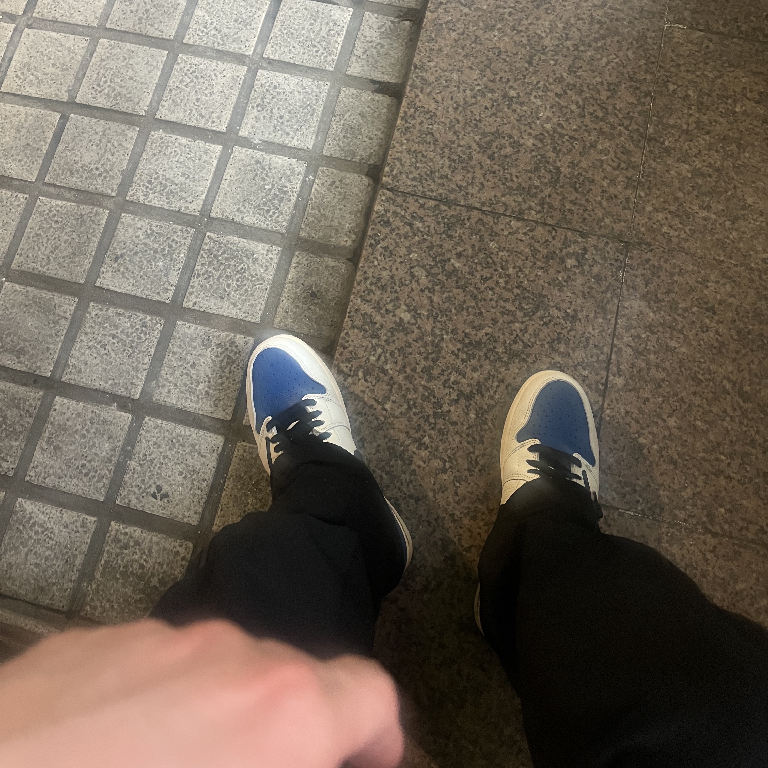 Jordan 1 x Travis Scott x Fragment Retro High OG SP Military Blue 착용 스타일