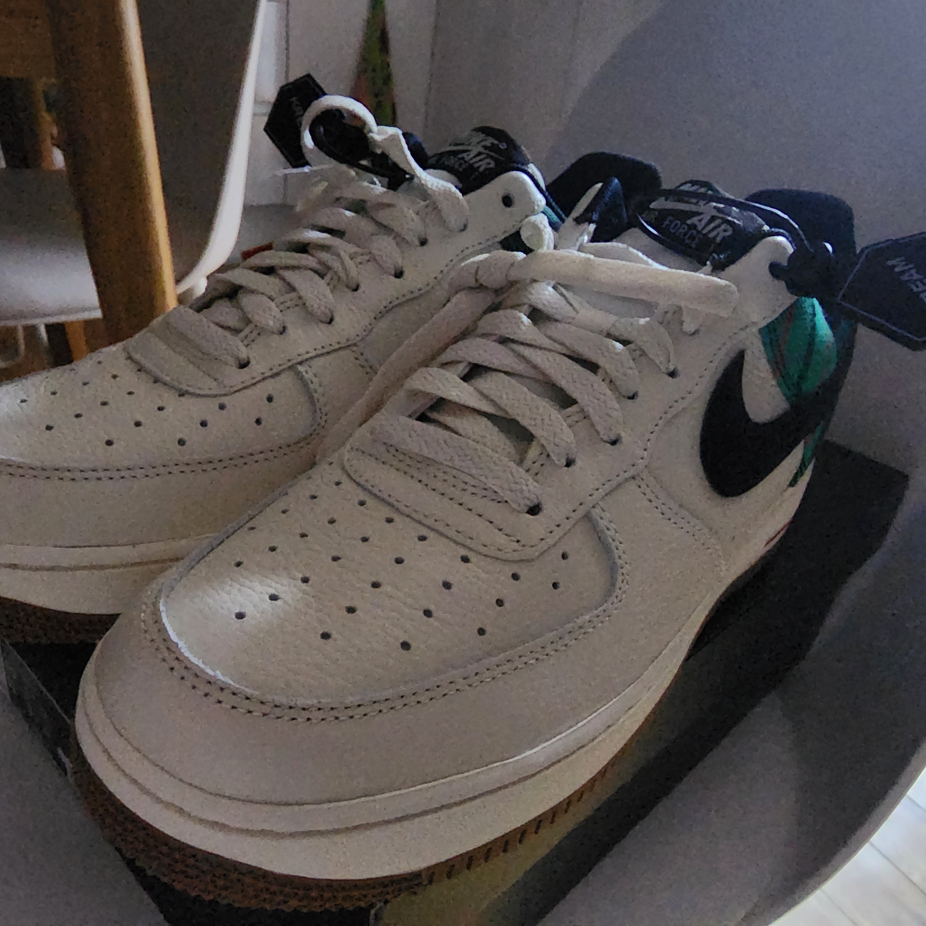 Nike Air Force 1 '07 LX Pale Ivory 착용 스타일 - 2