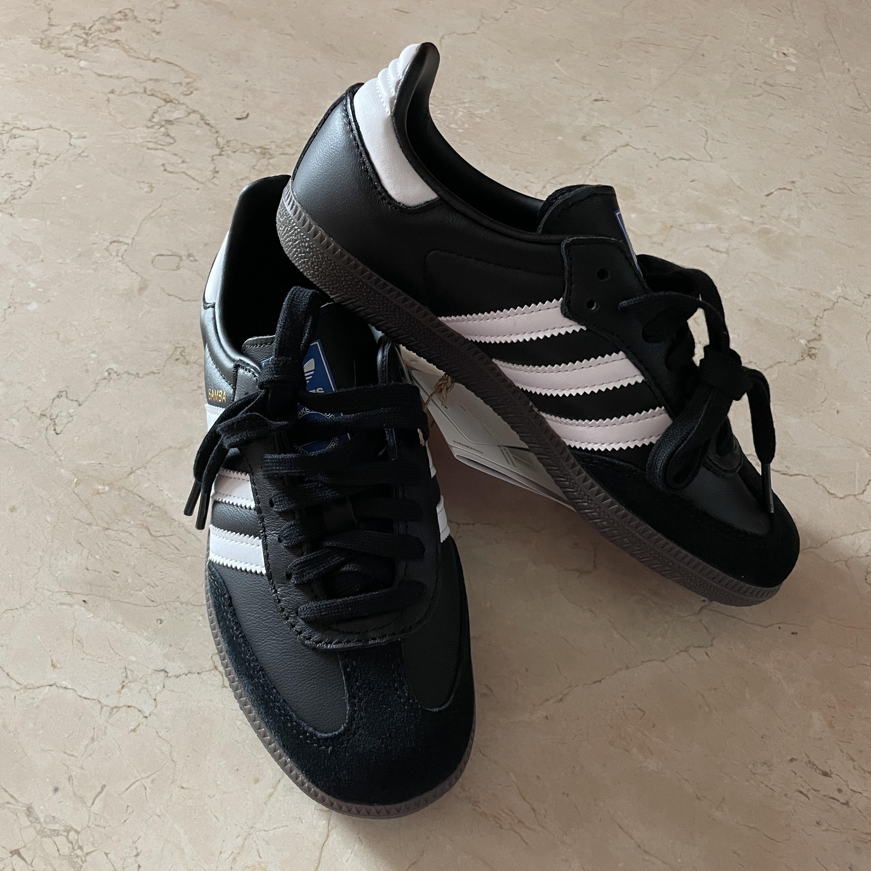 Adidas Samba OG Black White Gum 착용 스타일 - 1