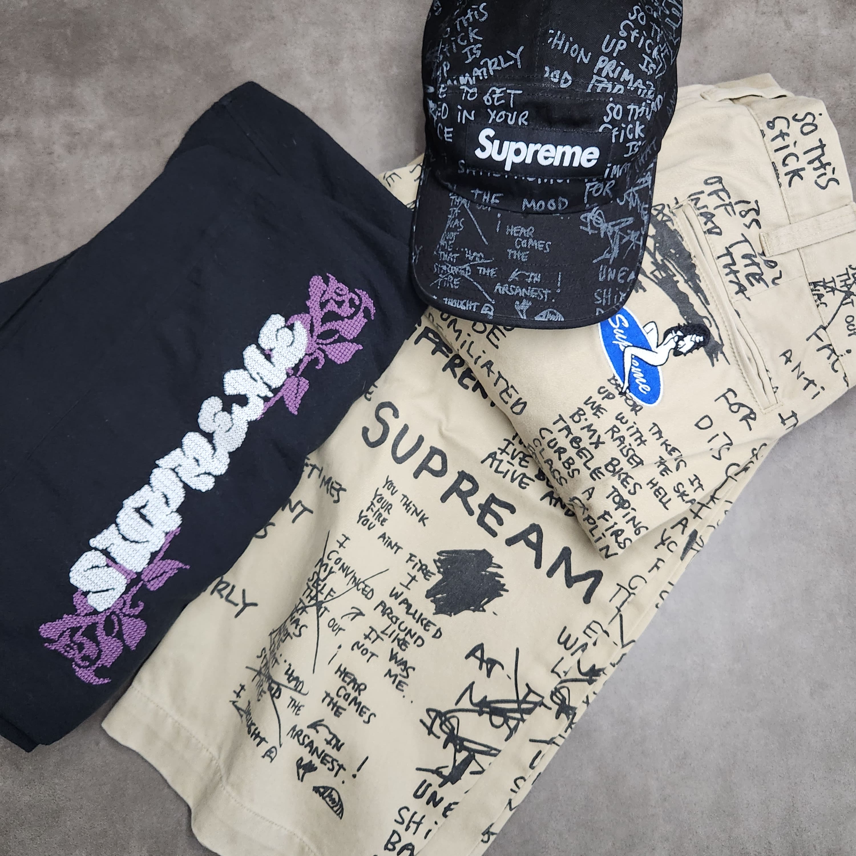 Supreme Gonz Poems Chino Pants Khaki - 23SS, Supreme Gonz Poems Camp Cap Black - 23SS 착용 스타일
