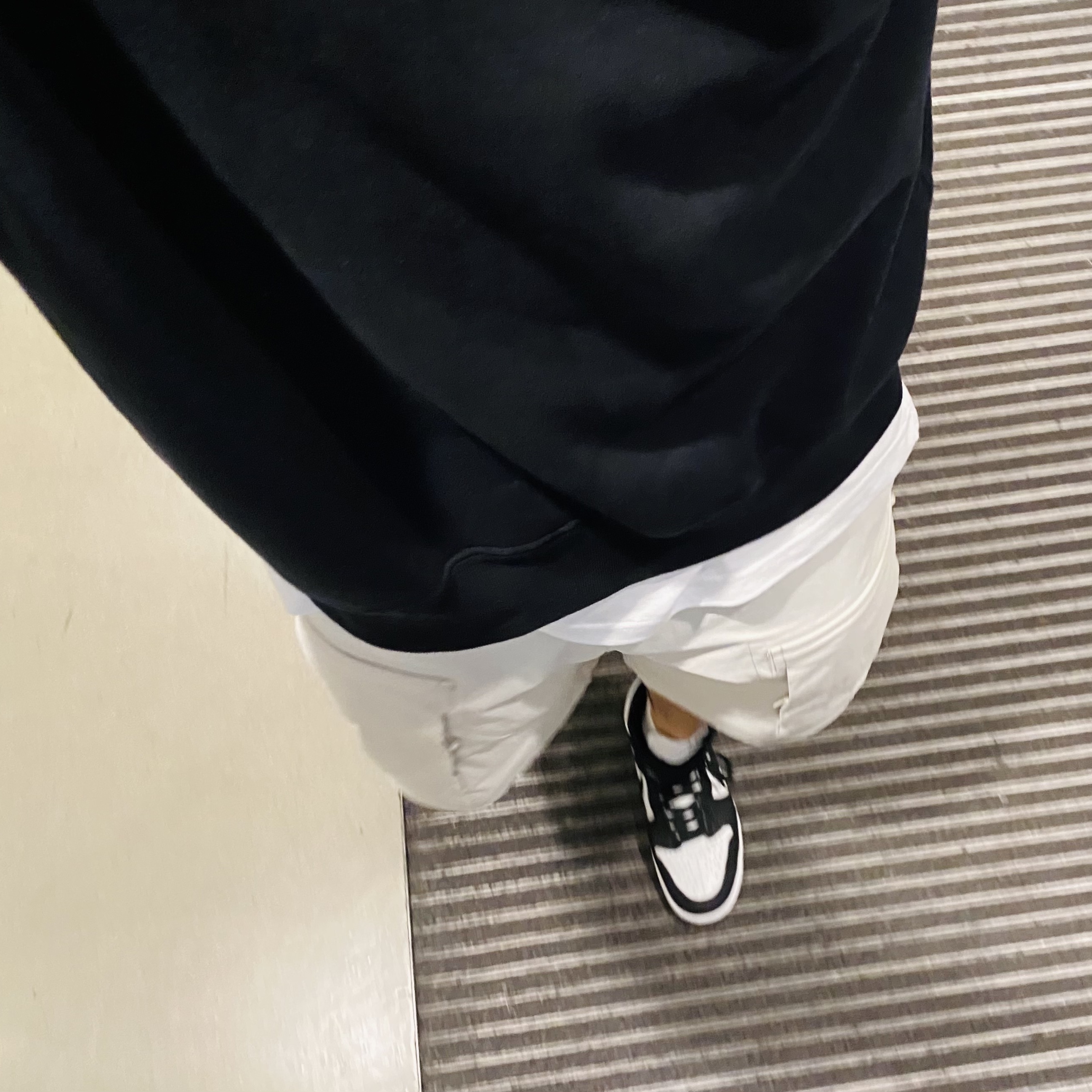 Jordan 1 High 85 Black White, Nike ACG Smith Summit Cargo Pants Light Bone - Asia 착용 스타일