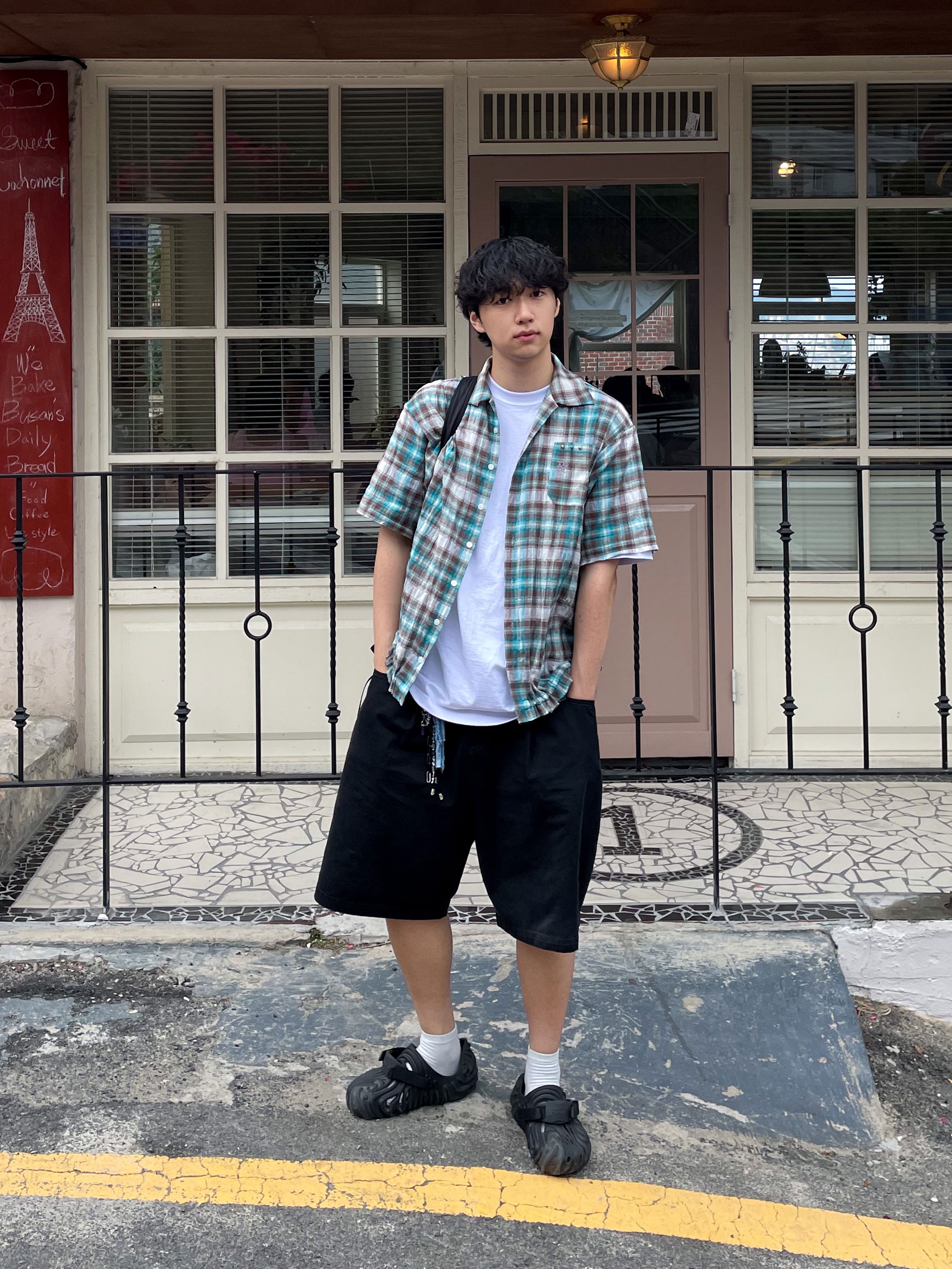 Crocs x Salehe Bembury Pollex Clog Sasquatch 착용 스타일 - 3
