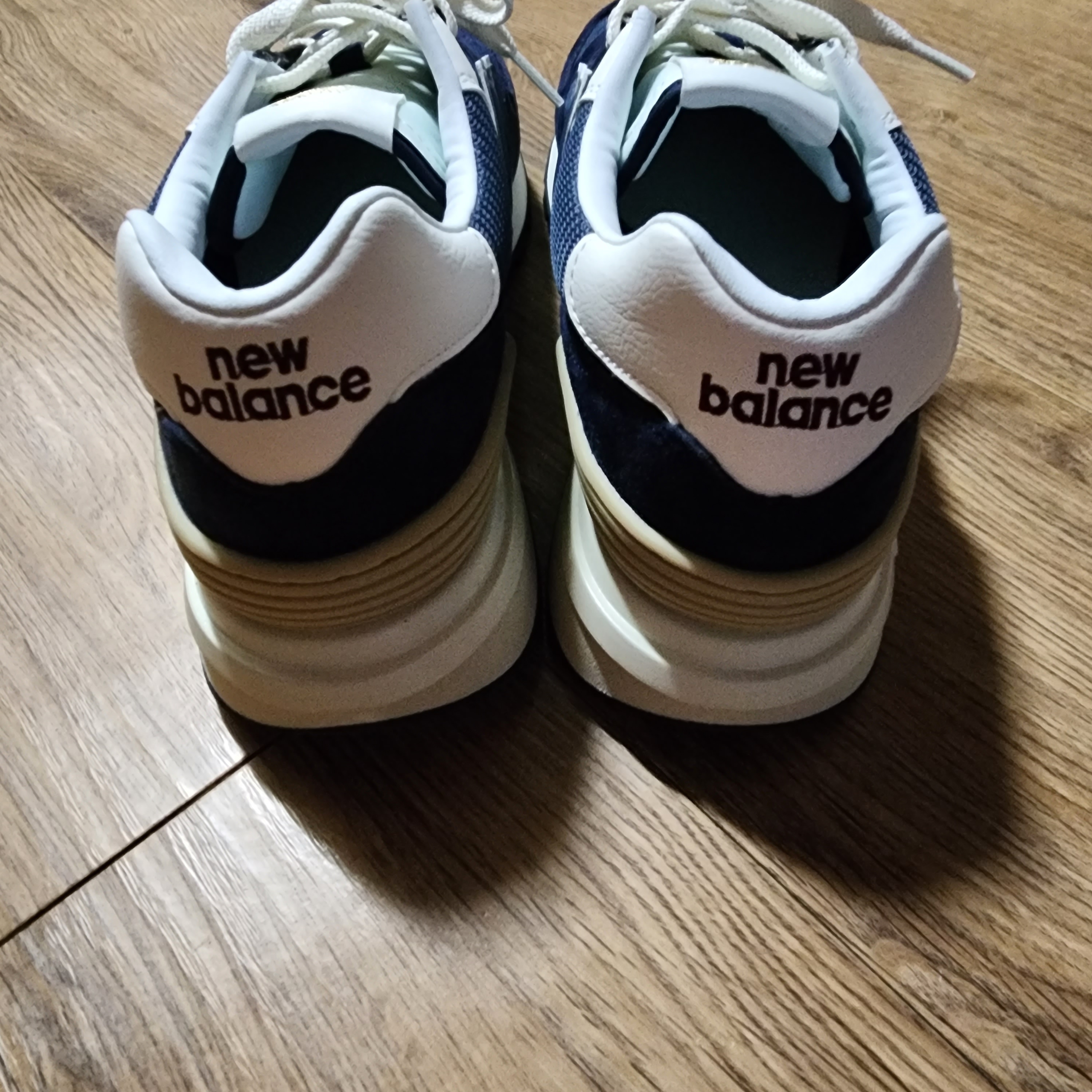 New Balance 574 Legacy Navy 착용 스타일 - 3