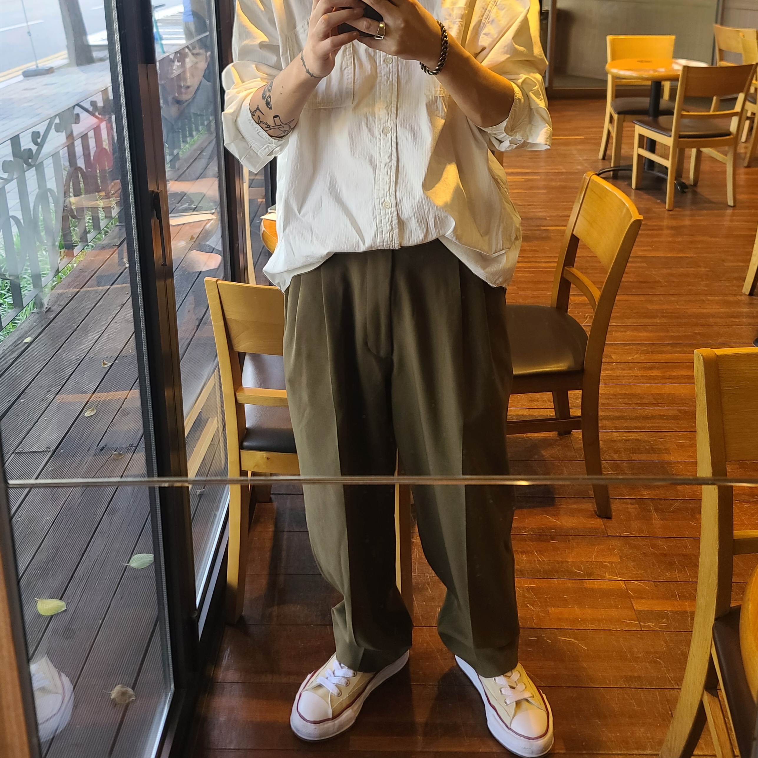 Maison Mihara Yasuhiro Peterson OG Sole Canvas Low-top Sneakers Natural, Uniqlo x Marni Wide Fit Pleated Trousers Olive 착용 스타일