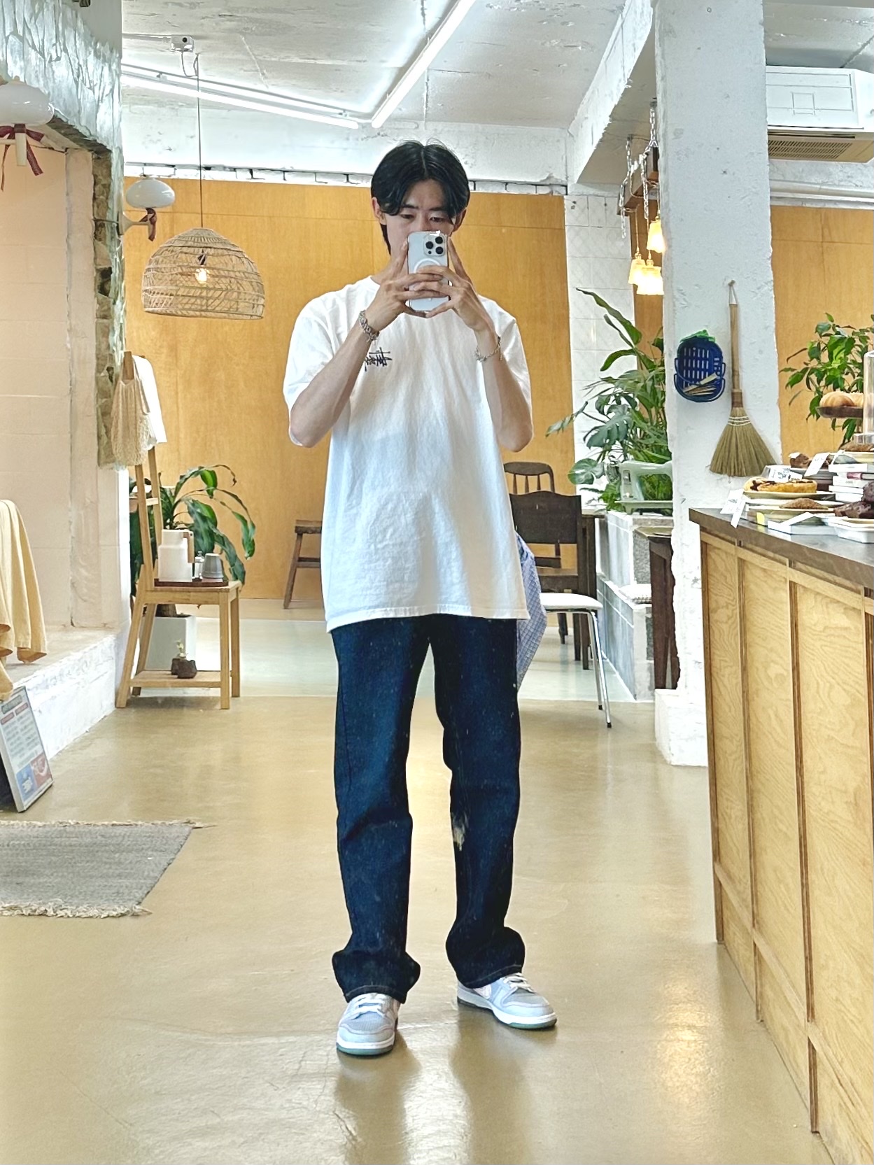 Stussy Basic Stussy T-Shirt White 2023 착용 스타일