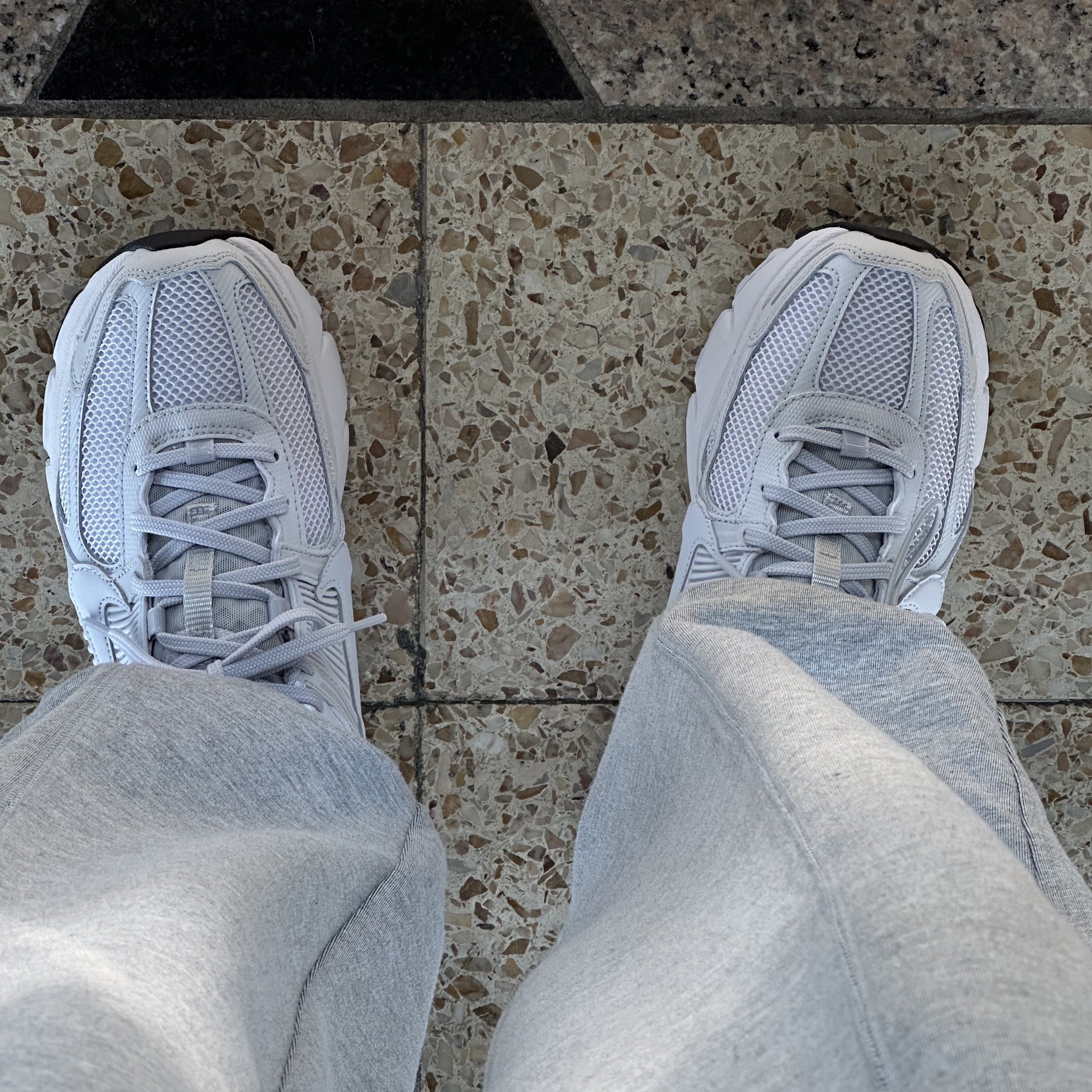 Nike Zoom Vomero 5 SP Vast Grey 2023 착용 스타일