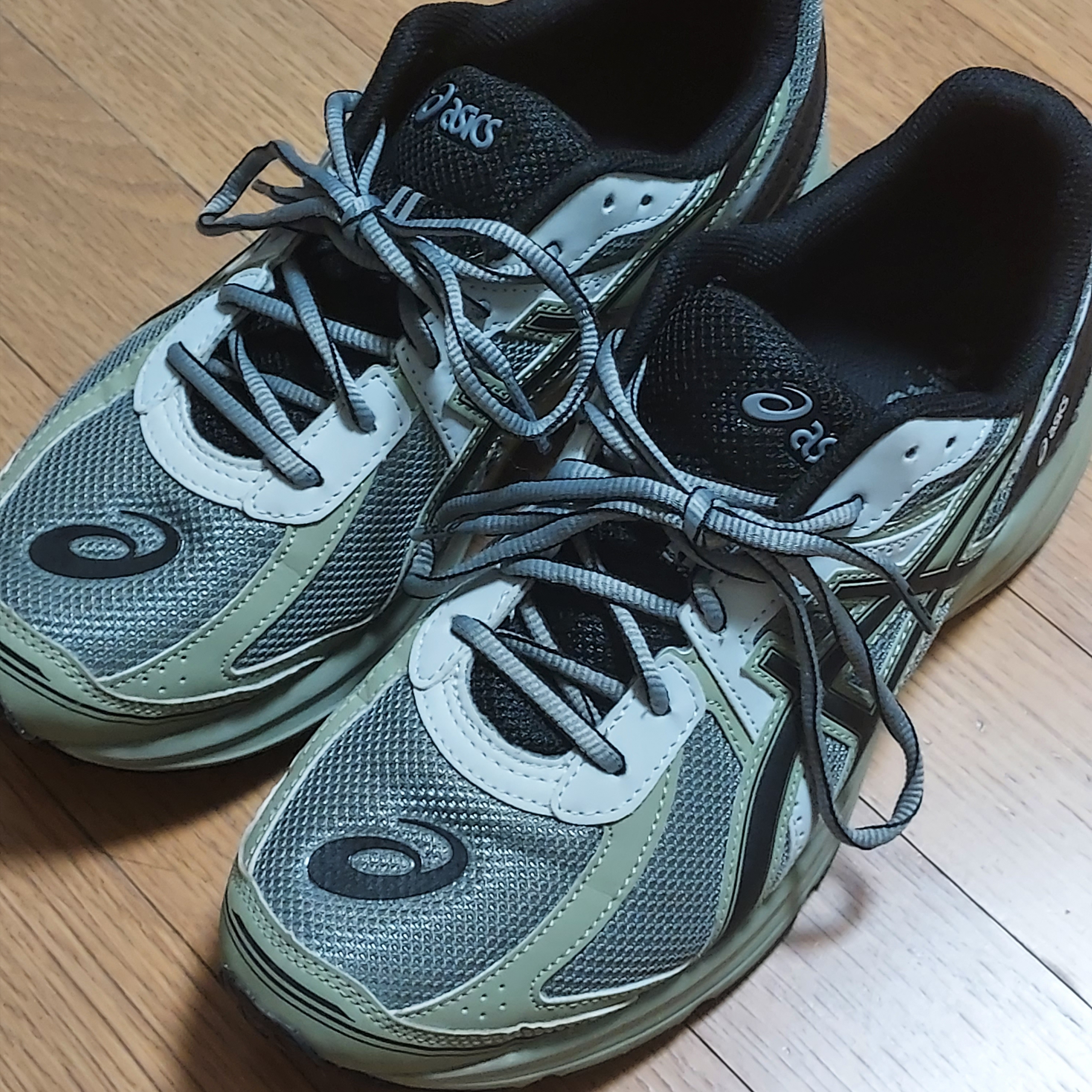 Asics Jog 100 S Sheet Rock - 2E Wide 착용 스타일