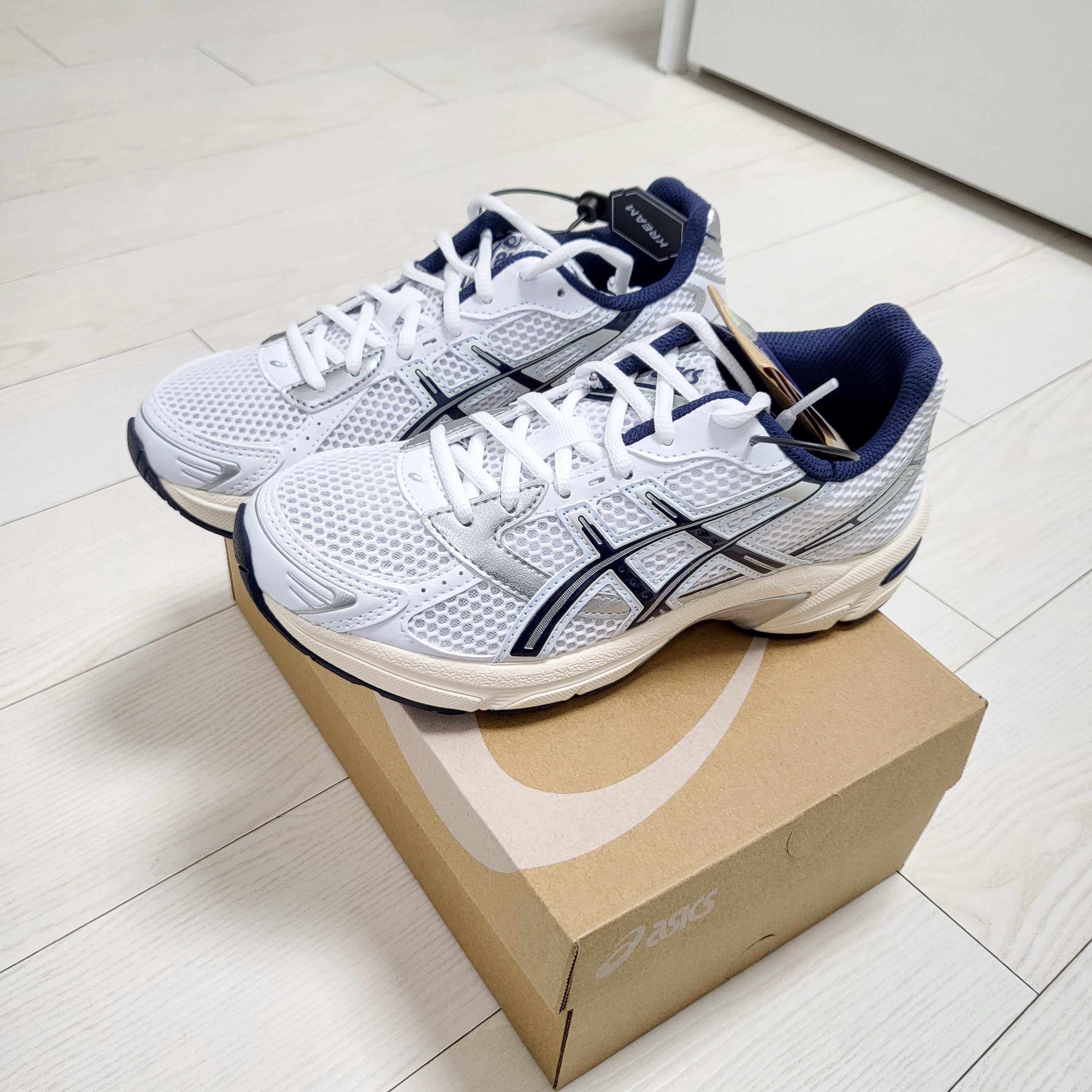 (W) Asics Gel-1130 White Midnight 착용 스타일