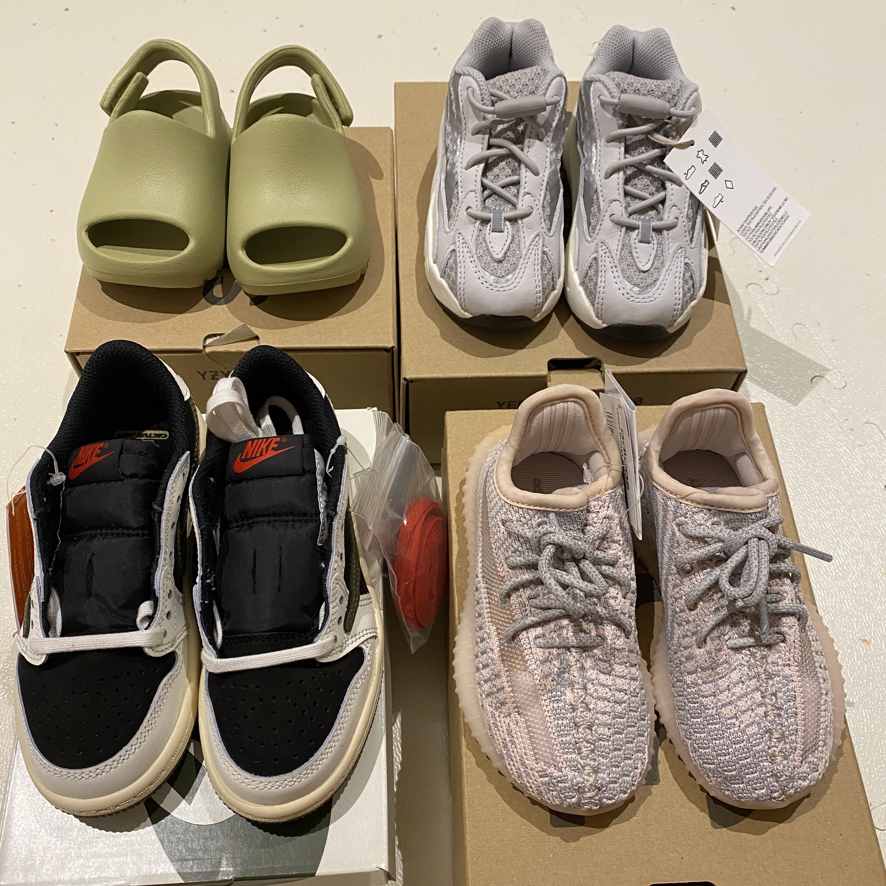 (Infant) Adidas Yeezy Boost 350 V2 Synth, (Infant) Adidas Yeezy Boost 700 V2 Static 착용 스타일
