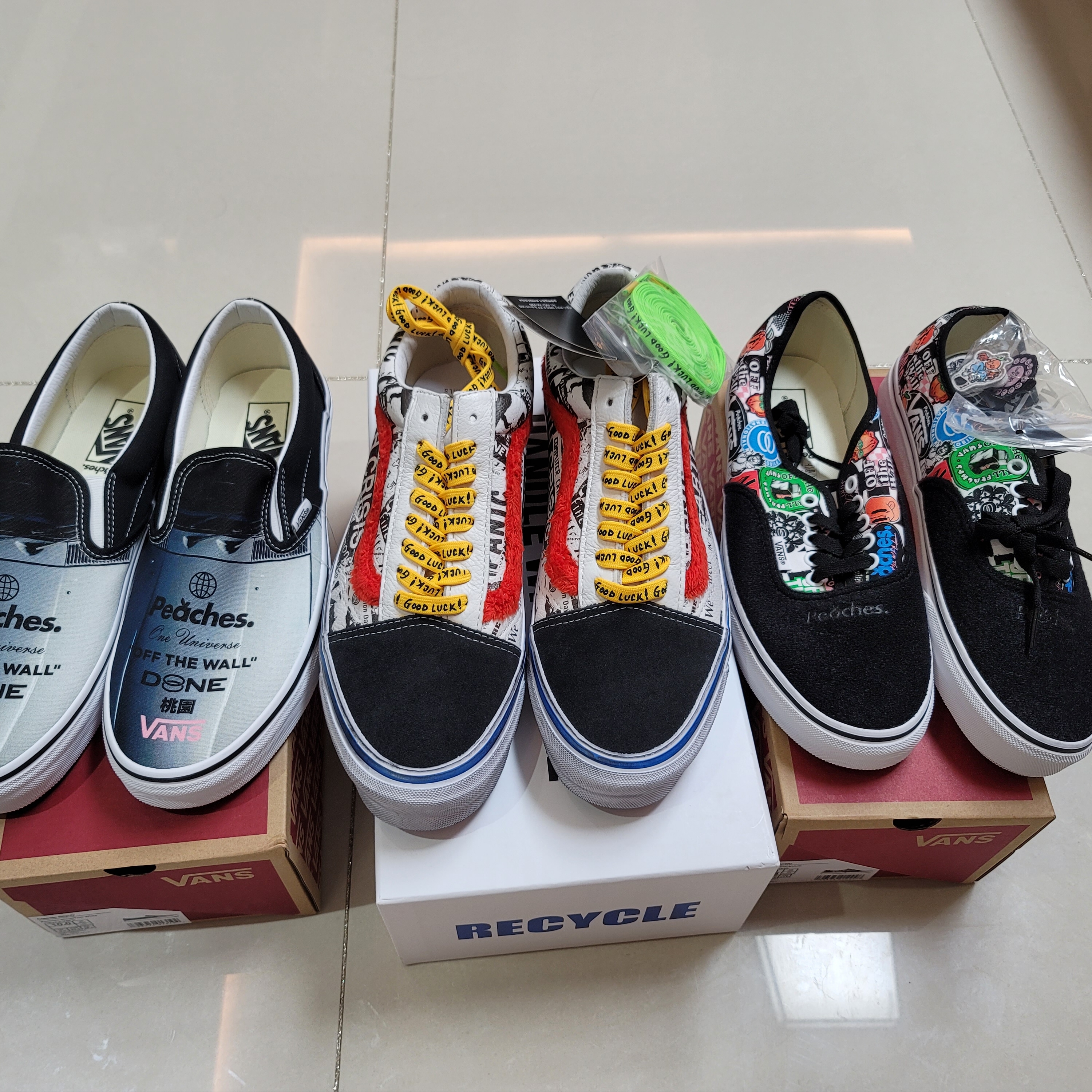 Vans x Peaches. Authentic Black Multi, Vans Vault x Gallery Dept. OG Old Skool LX 착용 스타일 - 4