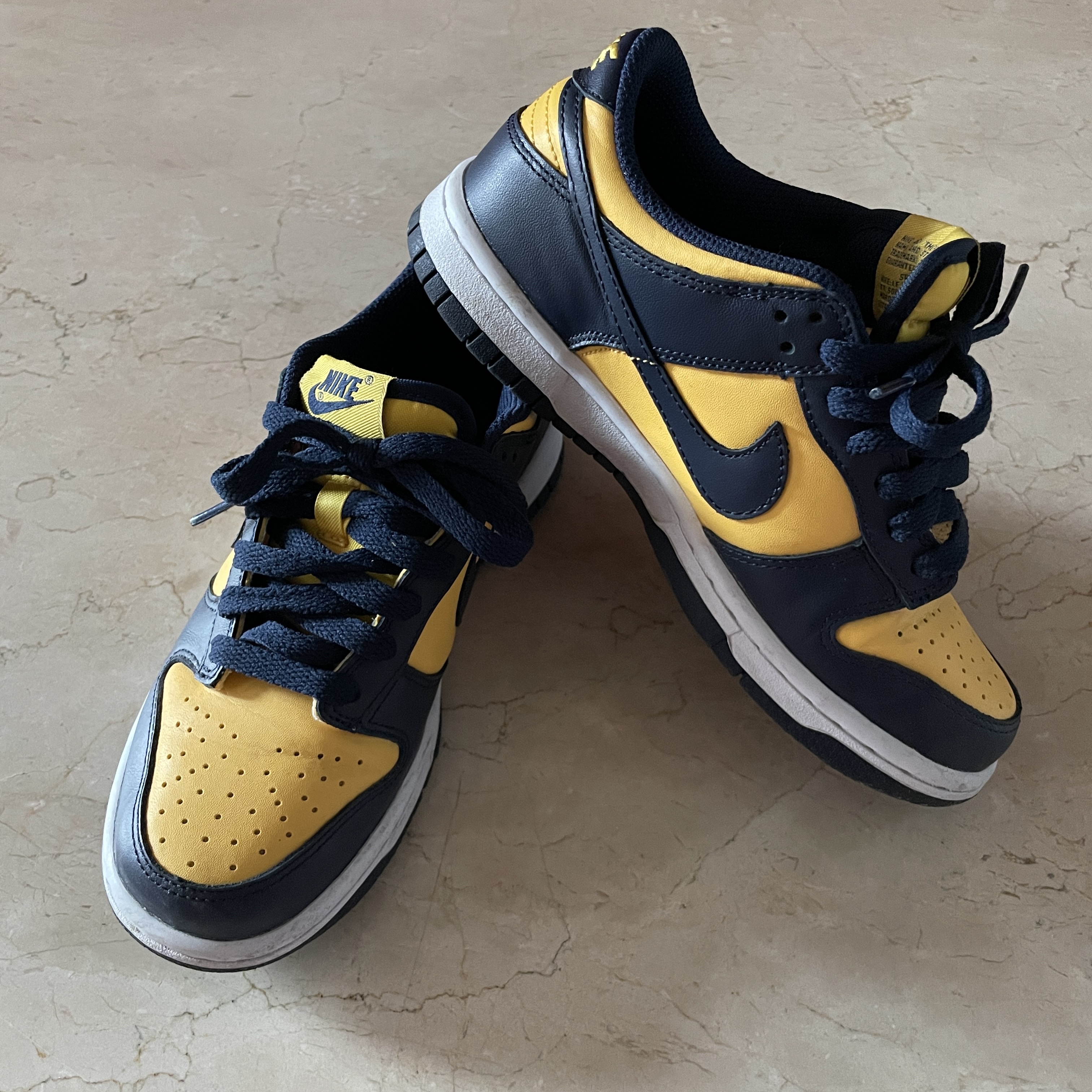 (GS) Nike Dunk Low Varsity Maize 착용 스타일 - 1