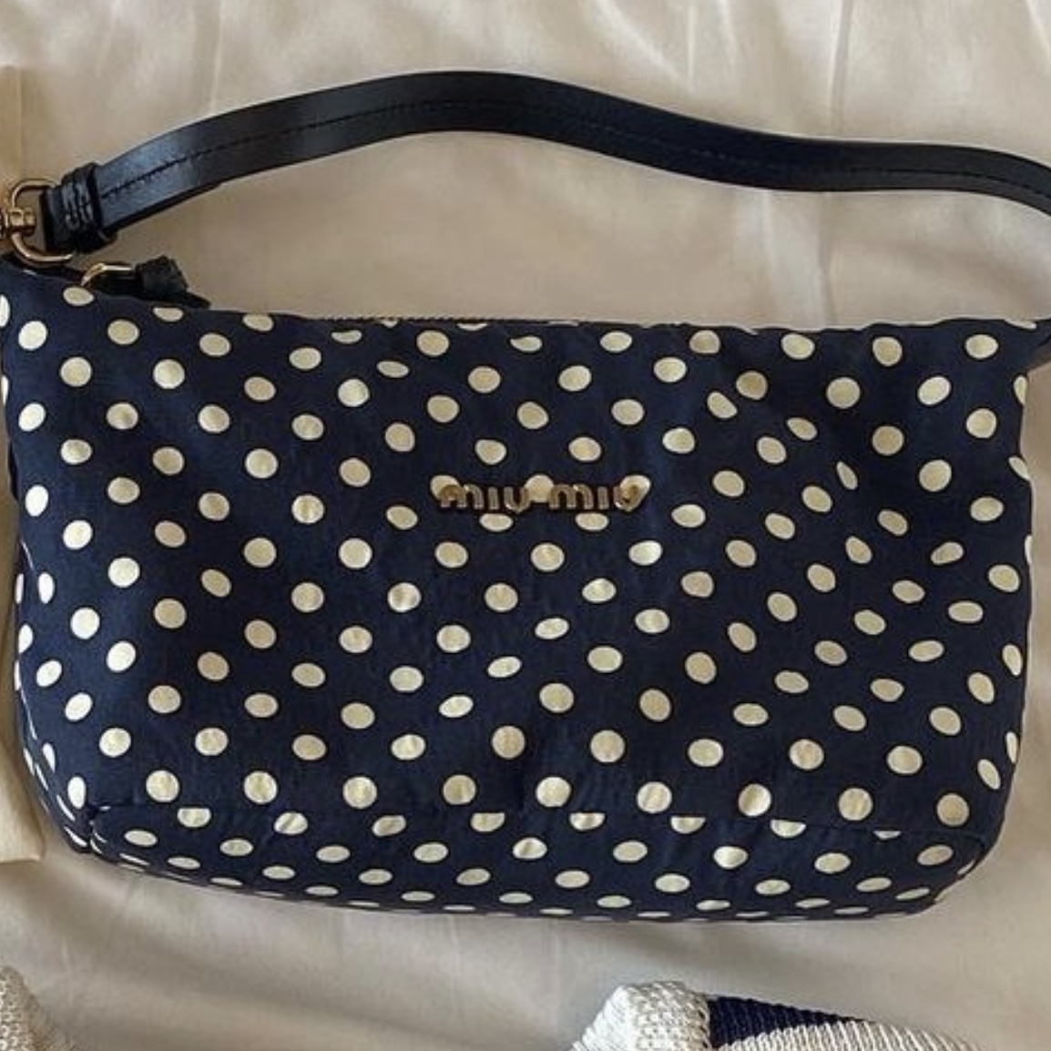 Miu Miu Spirit Printed Faille Mini Bag Royal Blue Ivory 착용 스타일