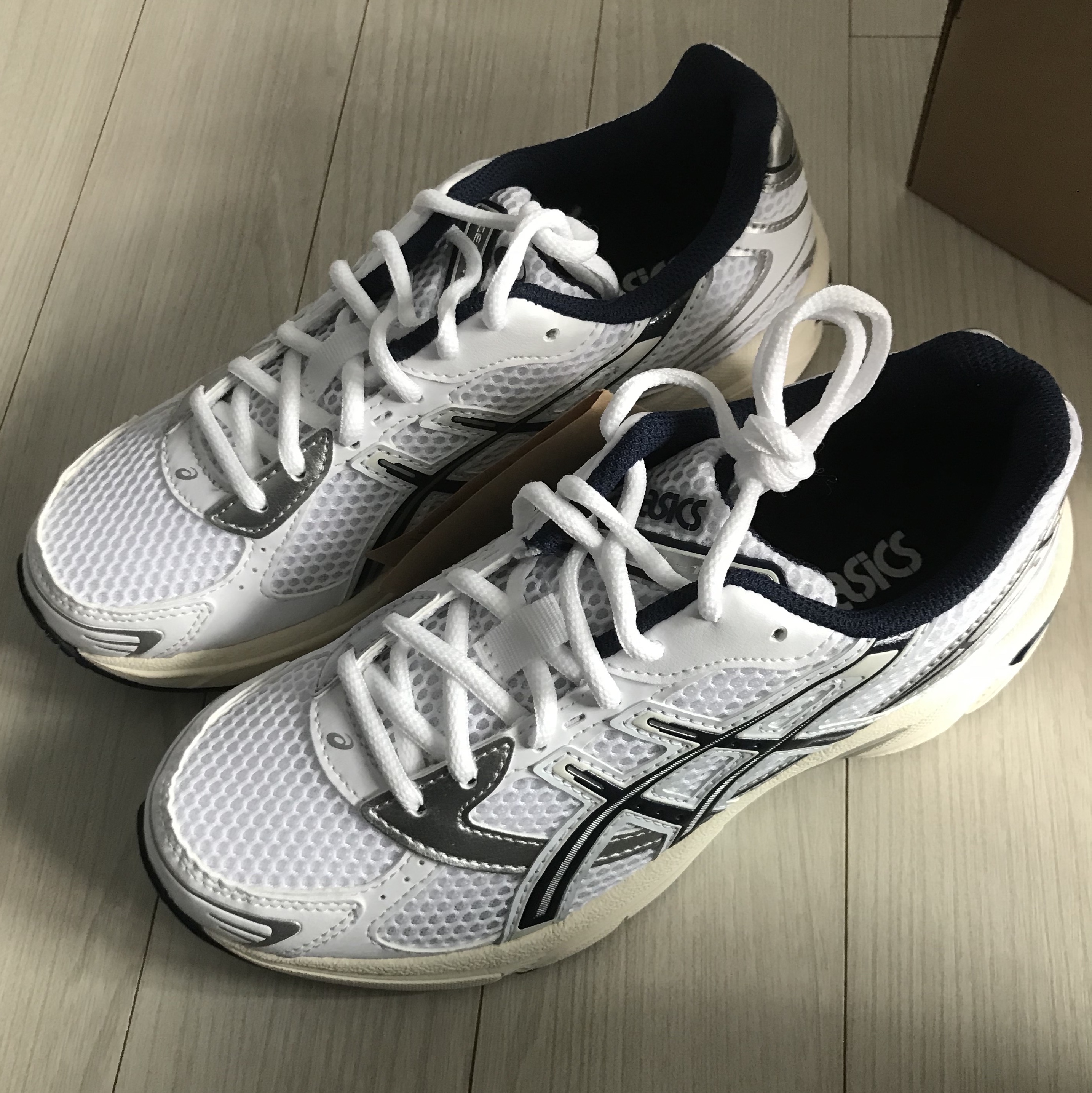 (W) Asics Gel-1130 White Midnight 착용 스타일