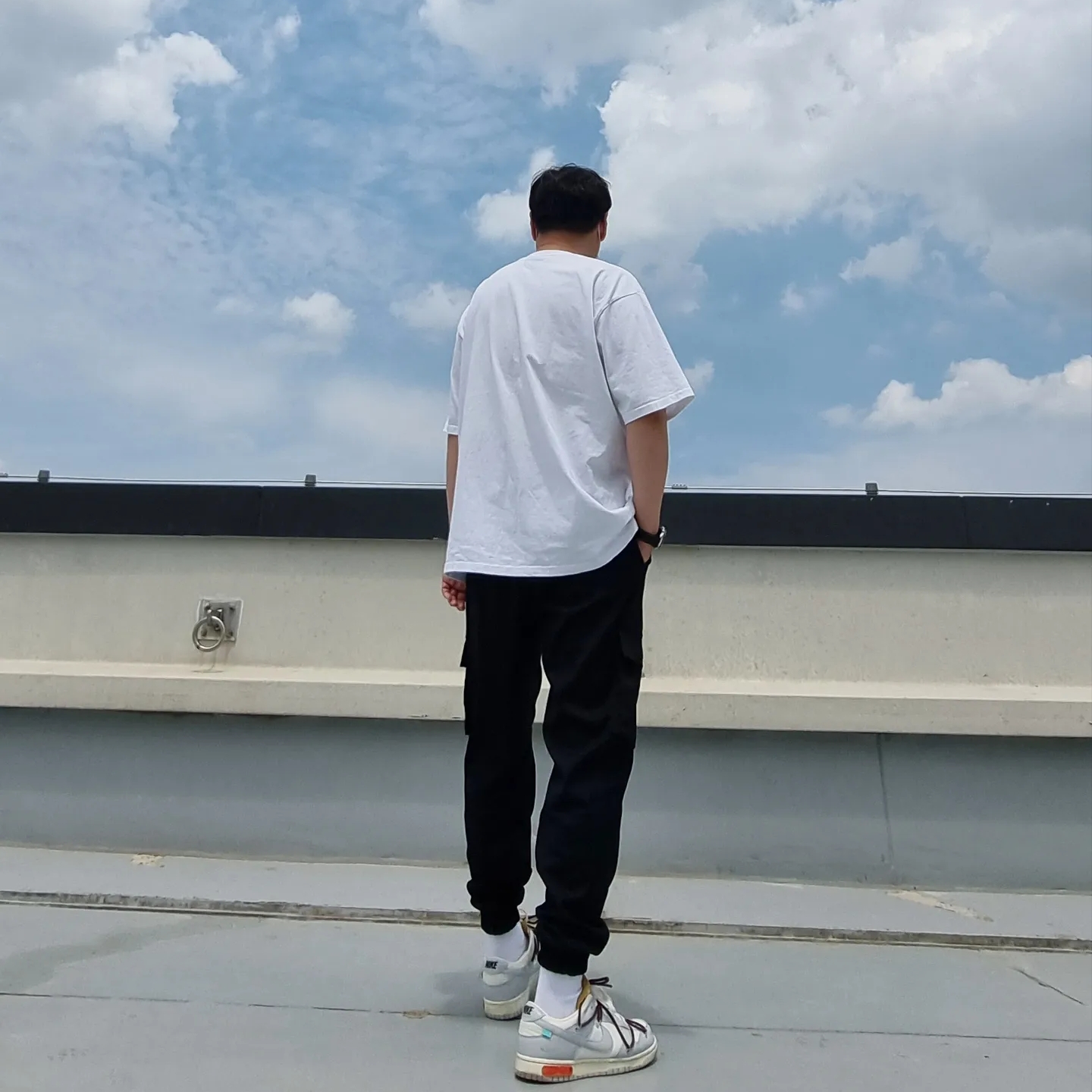 Stussy x Cactus Plant Flea Market International T-Shirt White, Nike x Off-White Dunk Low The 50 - Lot 46 착용 스타일 - 3